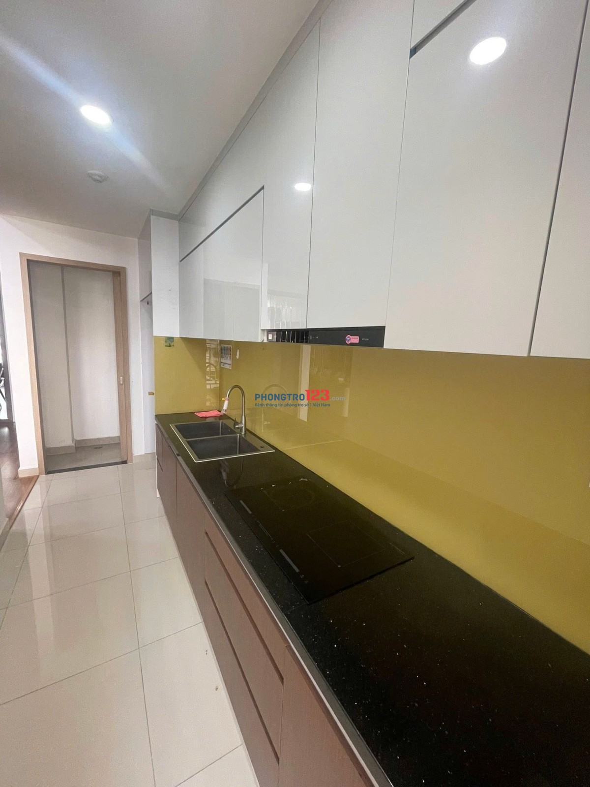 Chung cư Phúc Yên 2, P15, Tân Bình, căn hộ rộng 86m2, có 3p ngủ, giá chỉ 12tr/th
