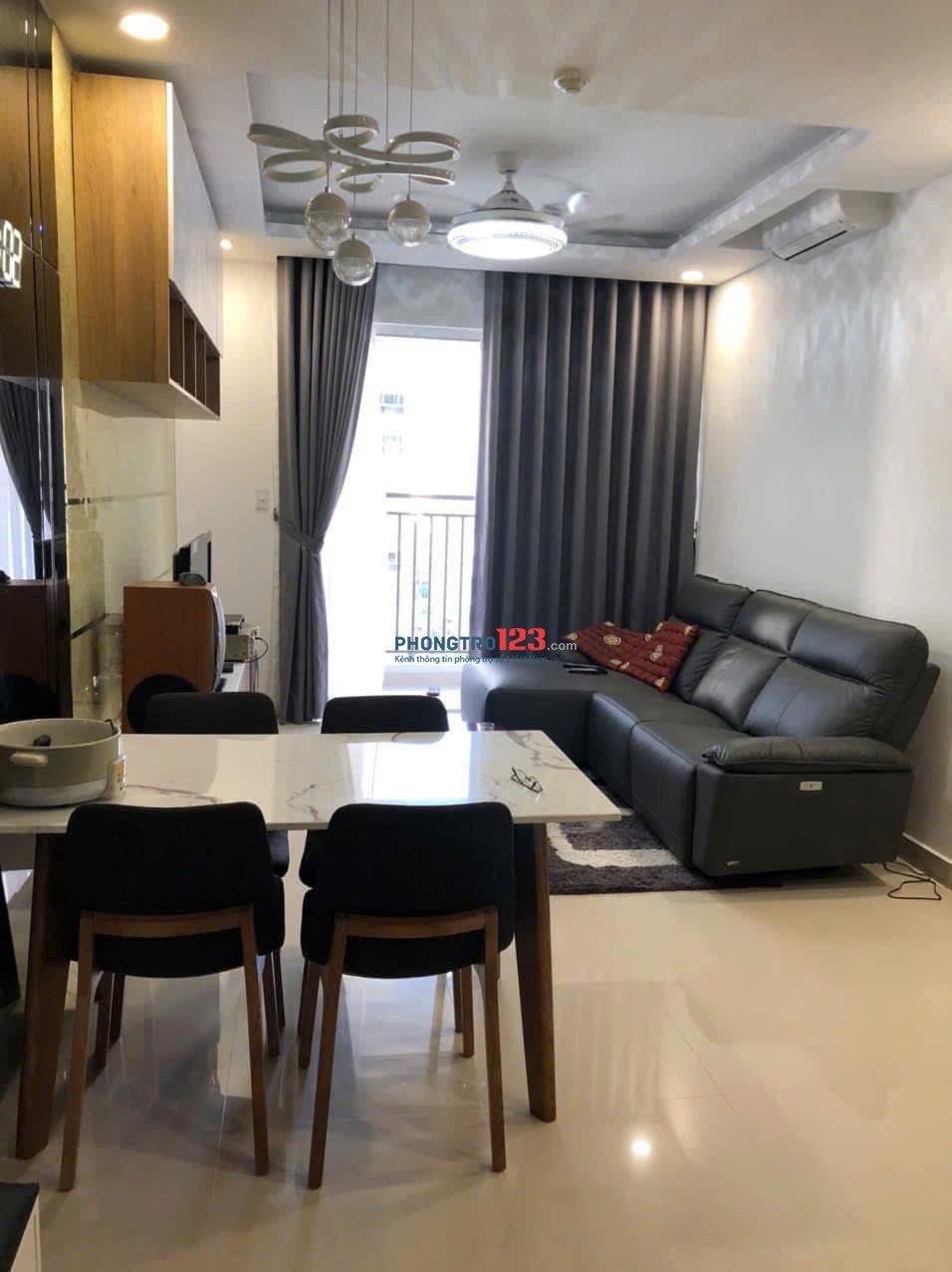 Chung cư Sky Center, P2, Tân bình có 2p ngủ, 71m2, 16tr5/th