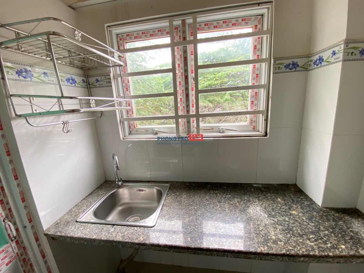 Phòng có MÁY LẠNH, GÁC_Ở 3 NGƯỜI - Ngay ĐH SPKT, NGÂN HÀNG - GIỜ TỰ DO