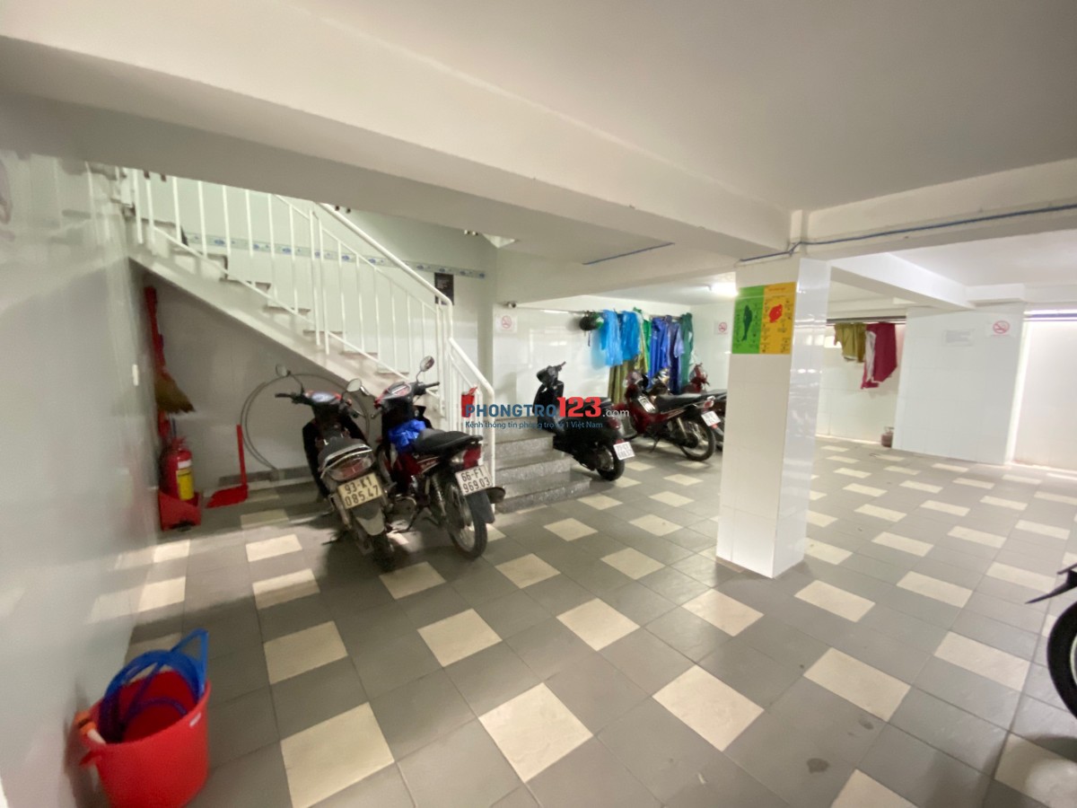 Phòng có MÁY LẠNH, GÁC_Ở 3 NGƯỜI - Ngay ĐH SPKT, NGÂN HÀNG - GIỜ TỰ DO