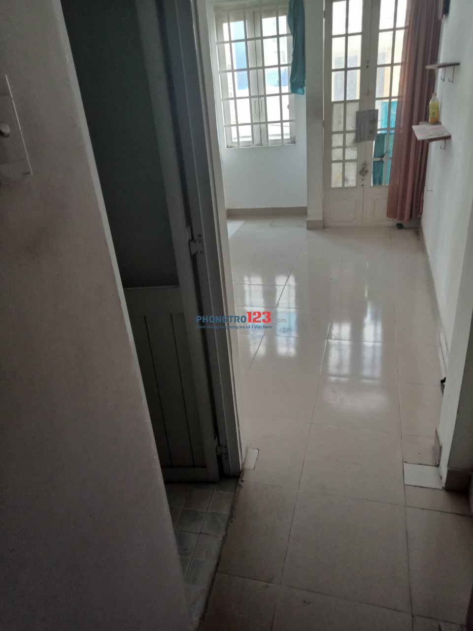 PHÒNG BAN CÔNG LẠNH THOÁNG MÁT ngay HOA PHƯỢNG- TRƯỜNG SA