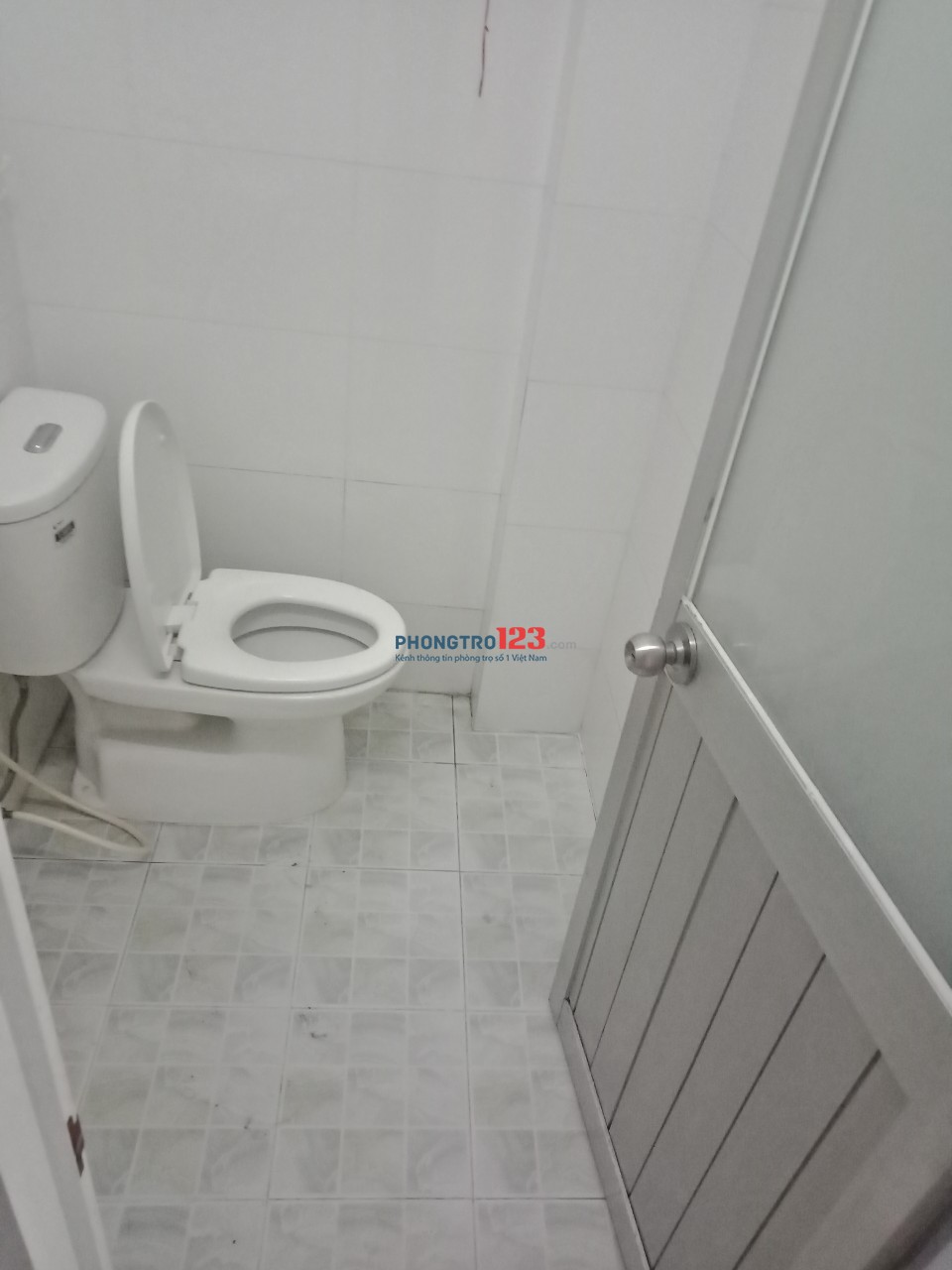 PHÒNG BAN CÔNG LẠNH THOÁNG MÁT ngay HOA PHƯỢNG- TRƯỜNG SA