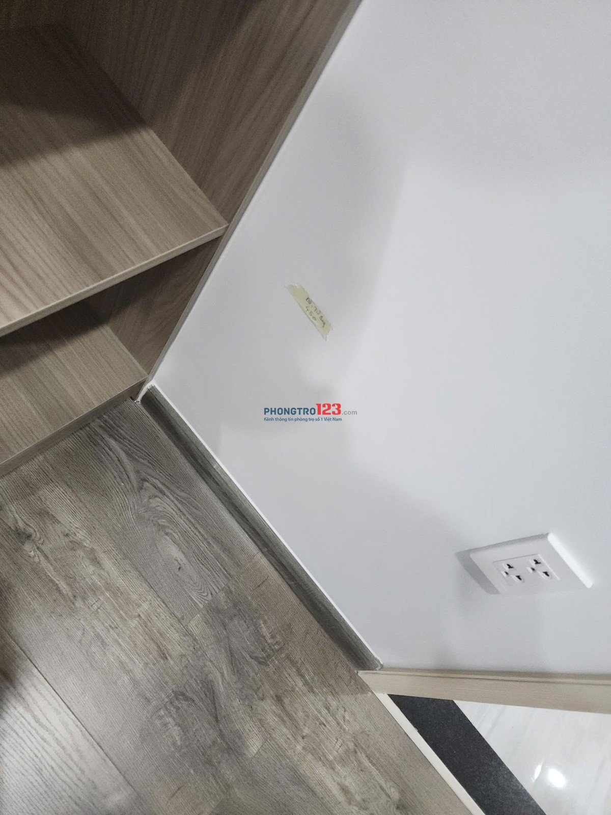 Share lại phòng thường căn hộ Bcons Polygon tầng 17 gần cầu vượt Sóng Thần.