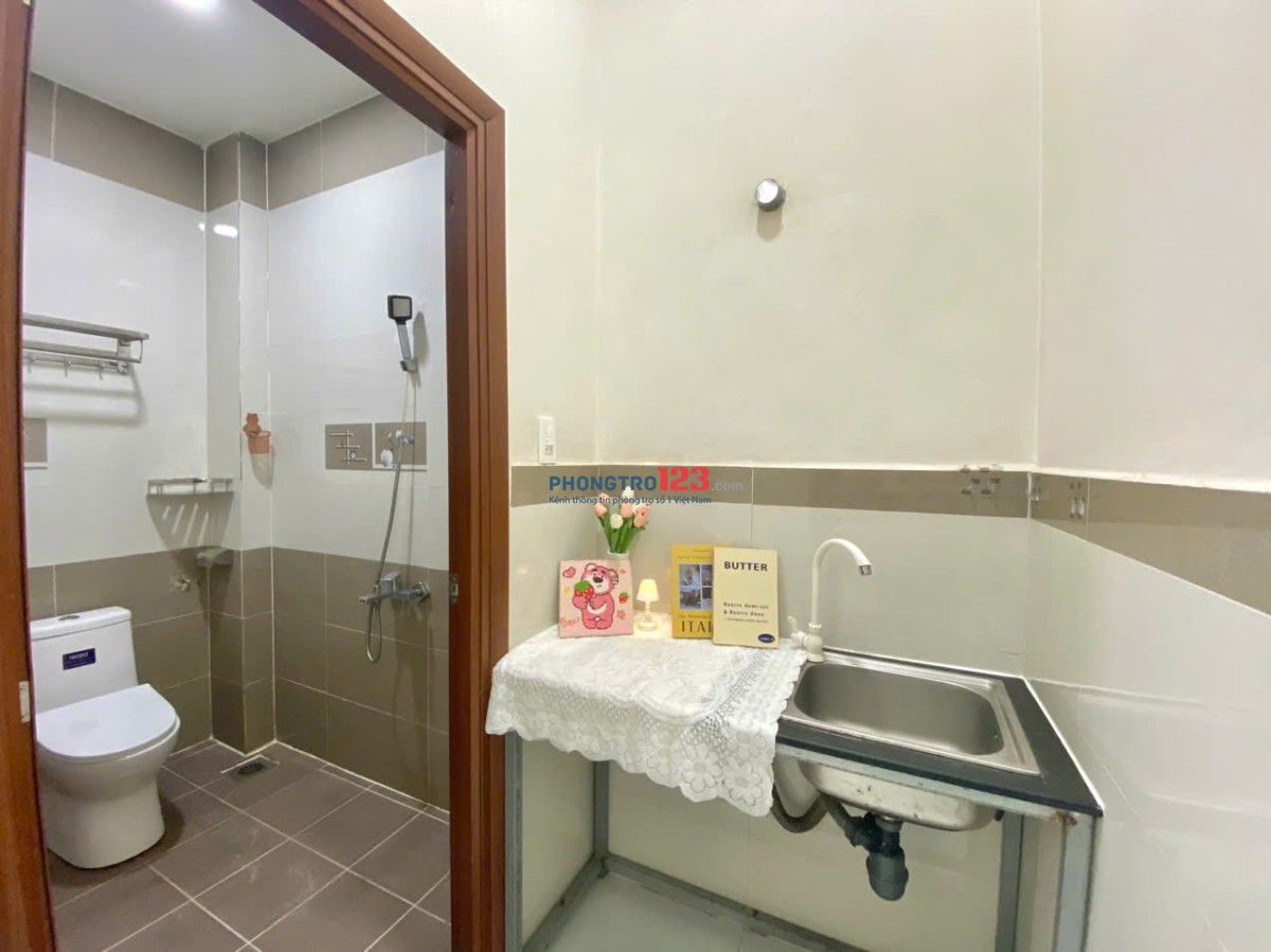 Trống lại phòng ngay ngã tư An Sương có máy lạnh giá chỉ 2tr6