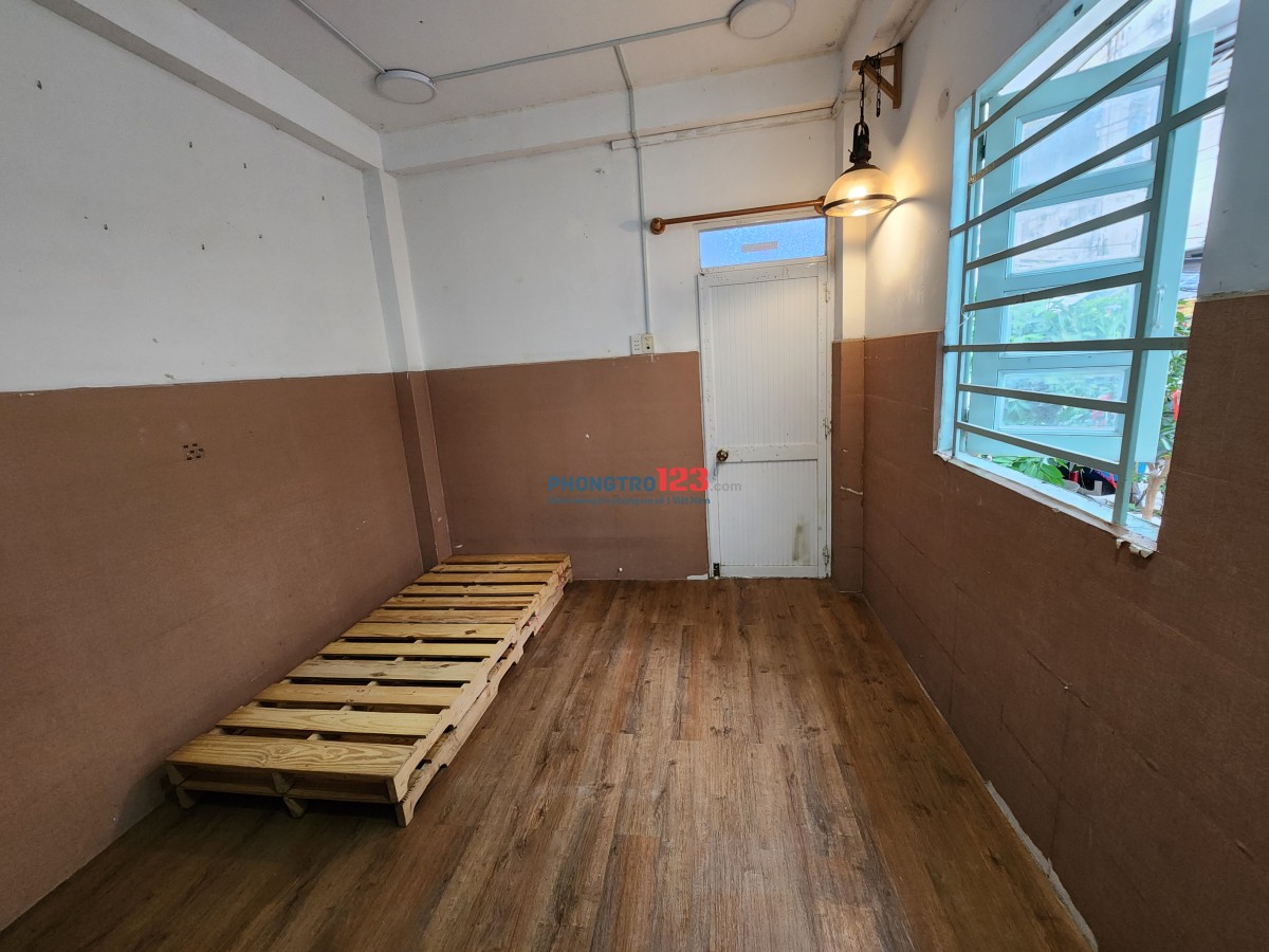 CHO THUÊ PHÒNG NHÀ 860/6 Đường Hưng Phú, Q8 có cửa sổ lớn