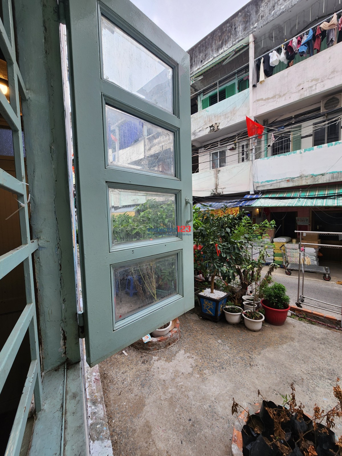 CHO THUÊ PHÒNG NHÀ 860/6 Đường Hưng Phú, Q8 có cửa sổ lớn