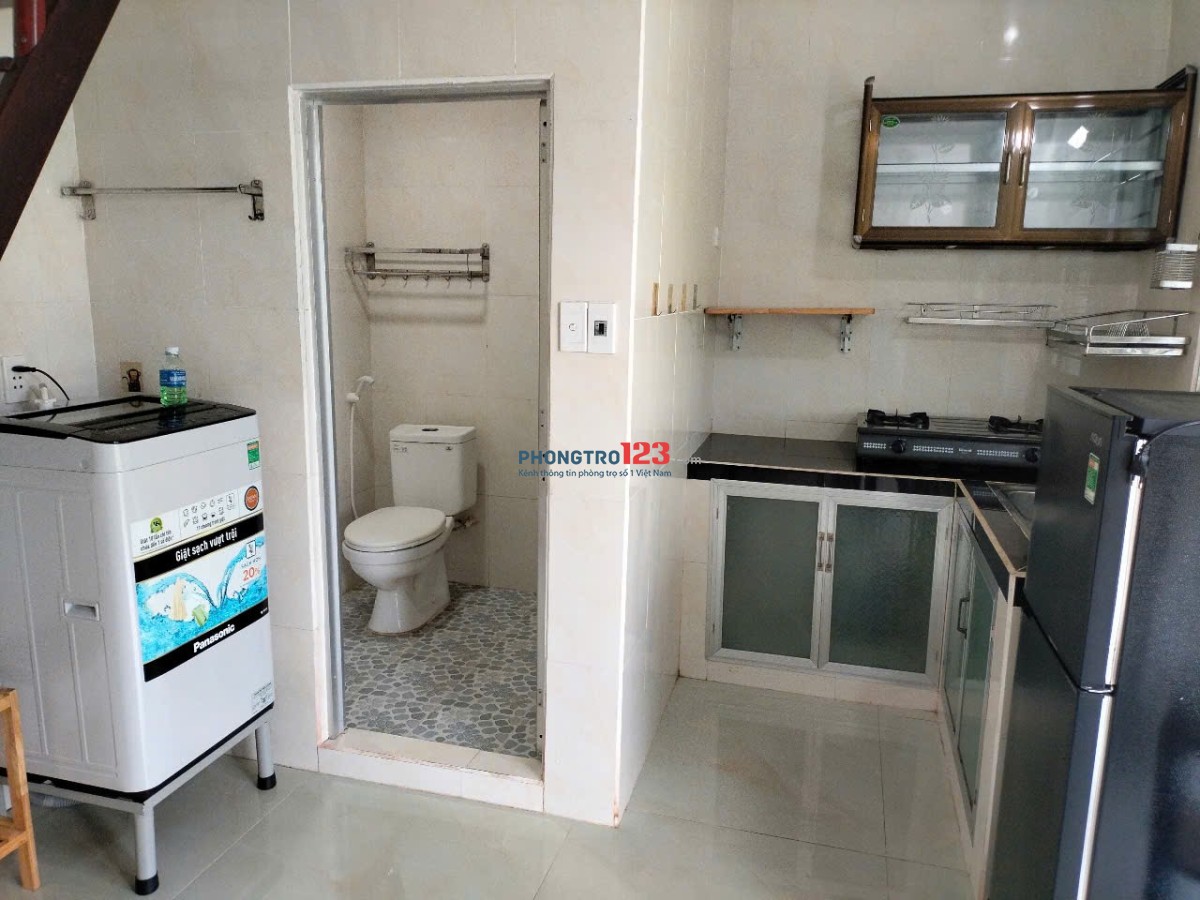 Phòng gồm 1 trệt và 1 lầu, full nội thất tiện nghi như hình