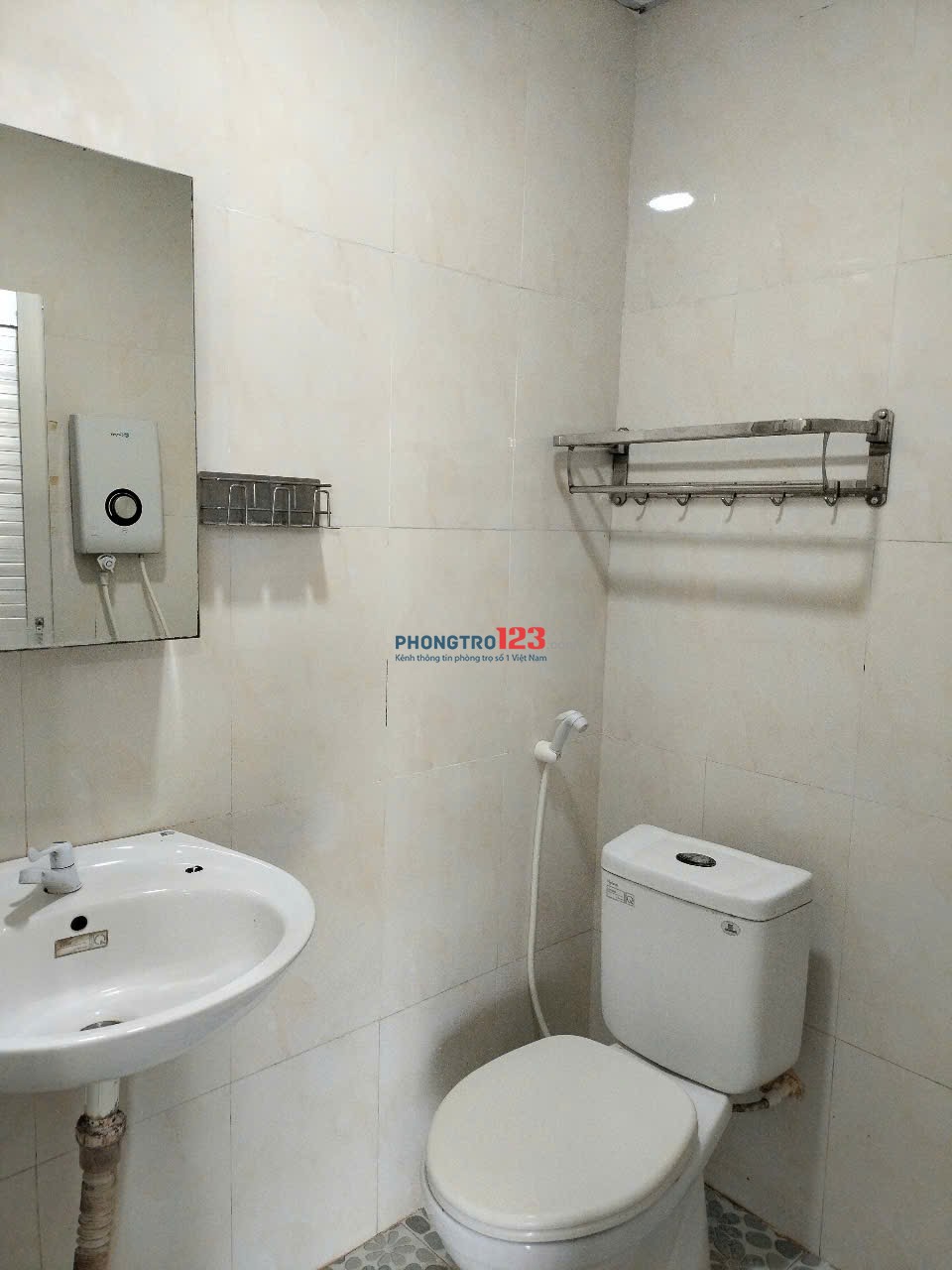 Phòng gồm 1 trệt và 1 lầu, full nội thất tiện nghi như hình