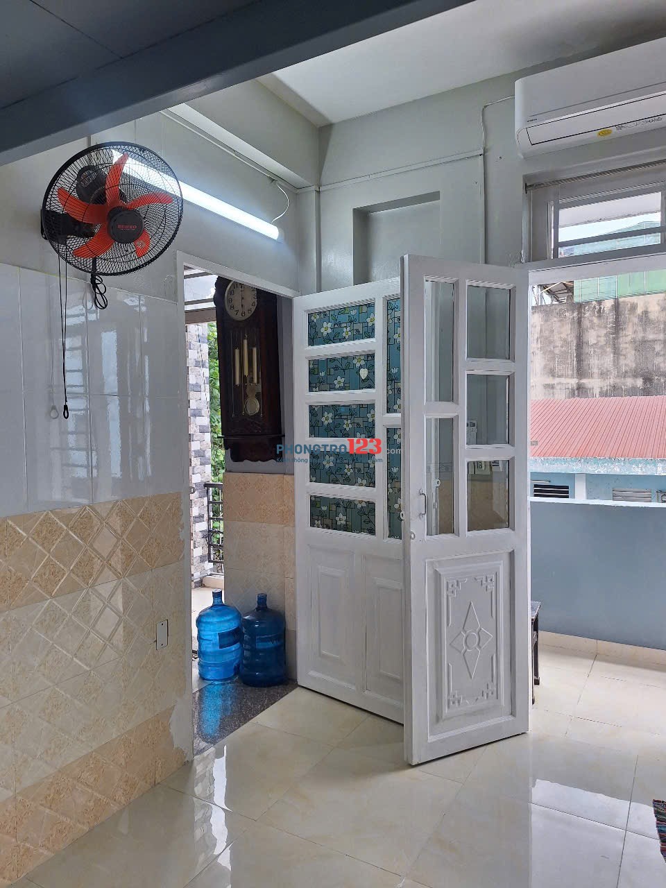 Cho nữ thuê phòng trọ Gần Đại Học Văn Lang. Đầy Đủ Tiện Nghi, Sạch Sẽ, An Toàn, Tiện Lợi.