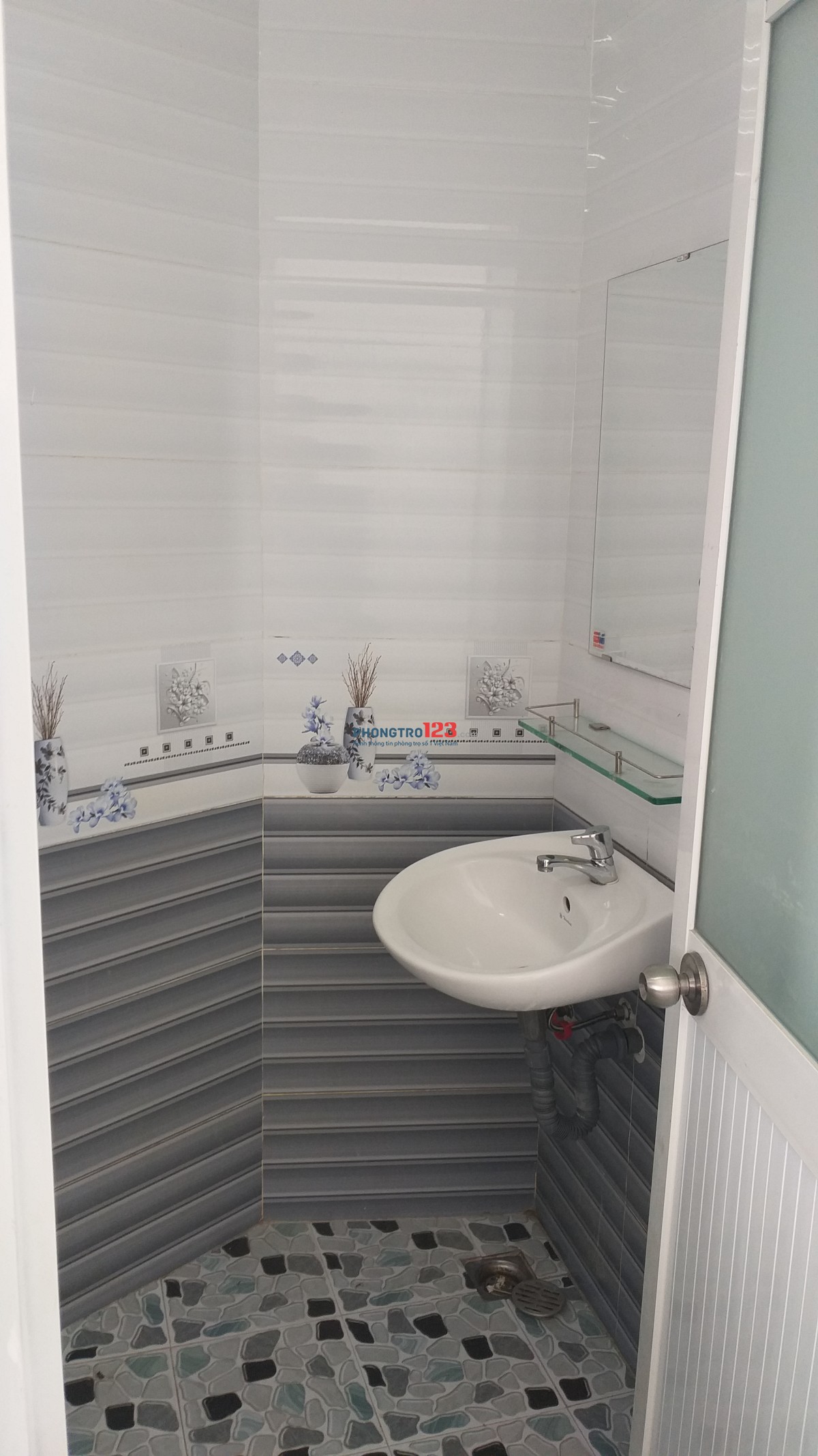 Phòng trọ 30 m2 gần nhà văn hóa quận 2