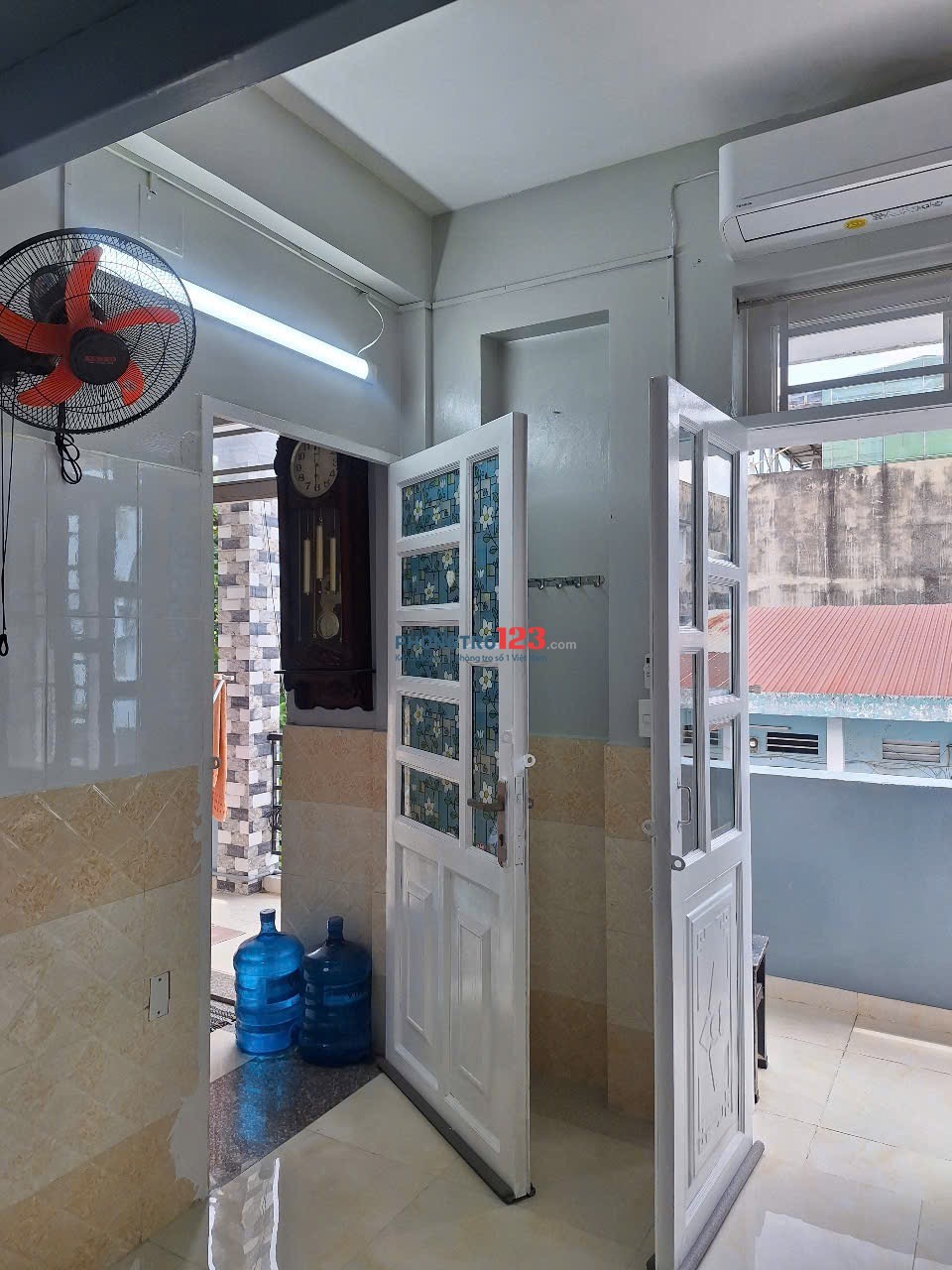 Cho nữ thuê phòng trọ Gần Đại Học Văn Lang. Đầy Đủ Tiện Nghi, Sạch Sẽ, An Toàn, Tiện Lợi.