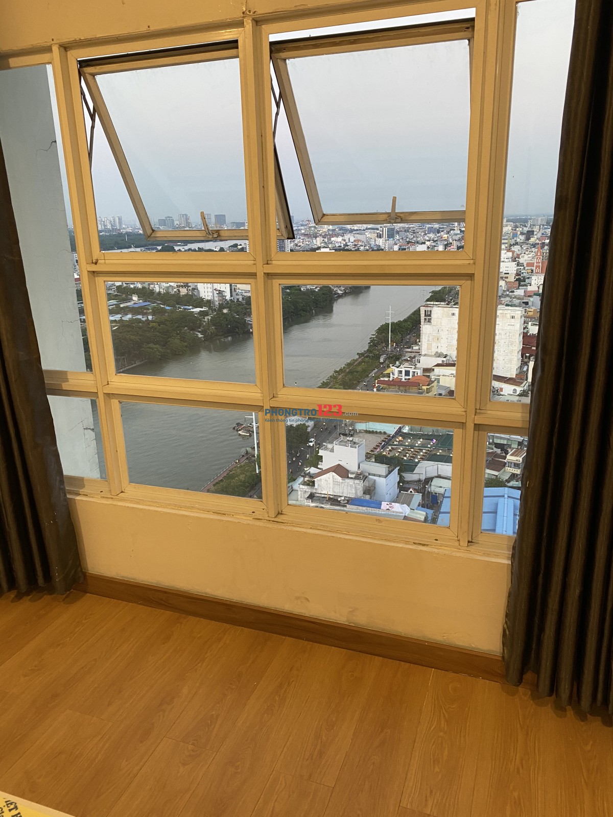 Cho thuê phòng 22m2 trong căn hộ 260m2 tầng 20 QCGL Q7