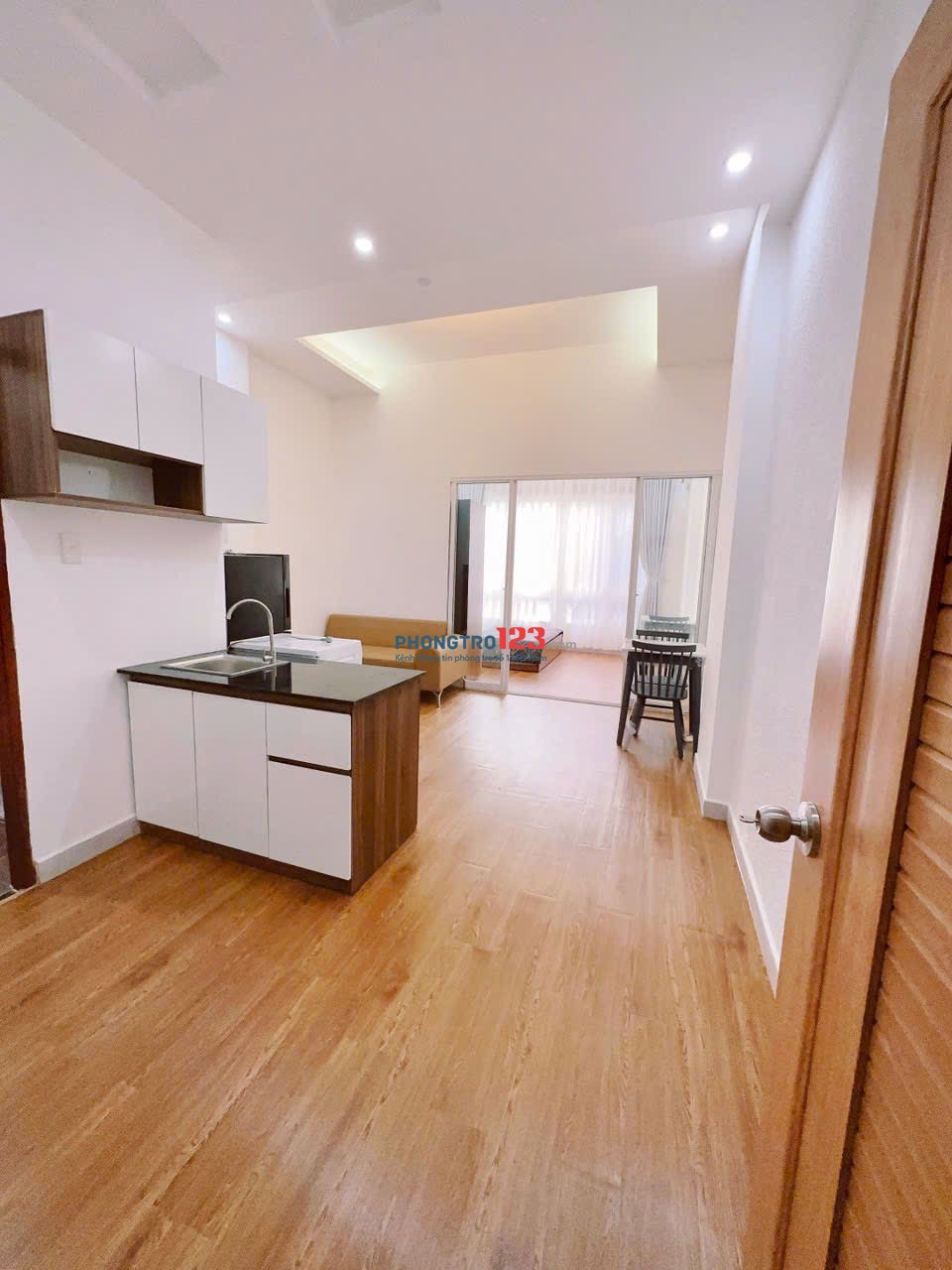 CHO THUÊ CĂN HỘ 1 PHÒNG NGỦ CÓ CỬA SỔ - FULL NỘI THẤT 50M² – GẦN SÂN BAY TÂN SƠN NHẤT - TÂN BÌNH