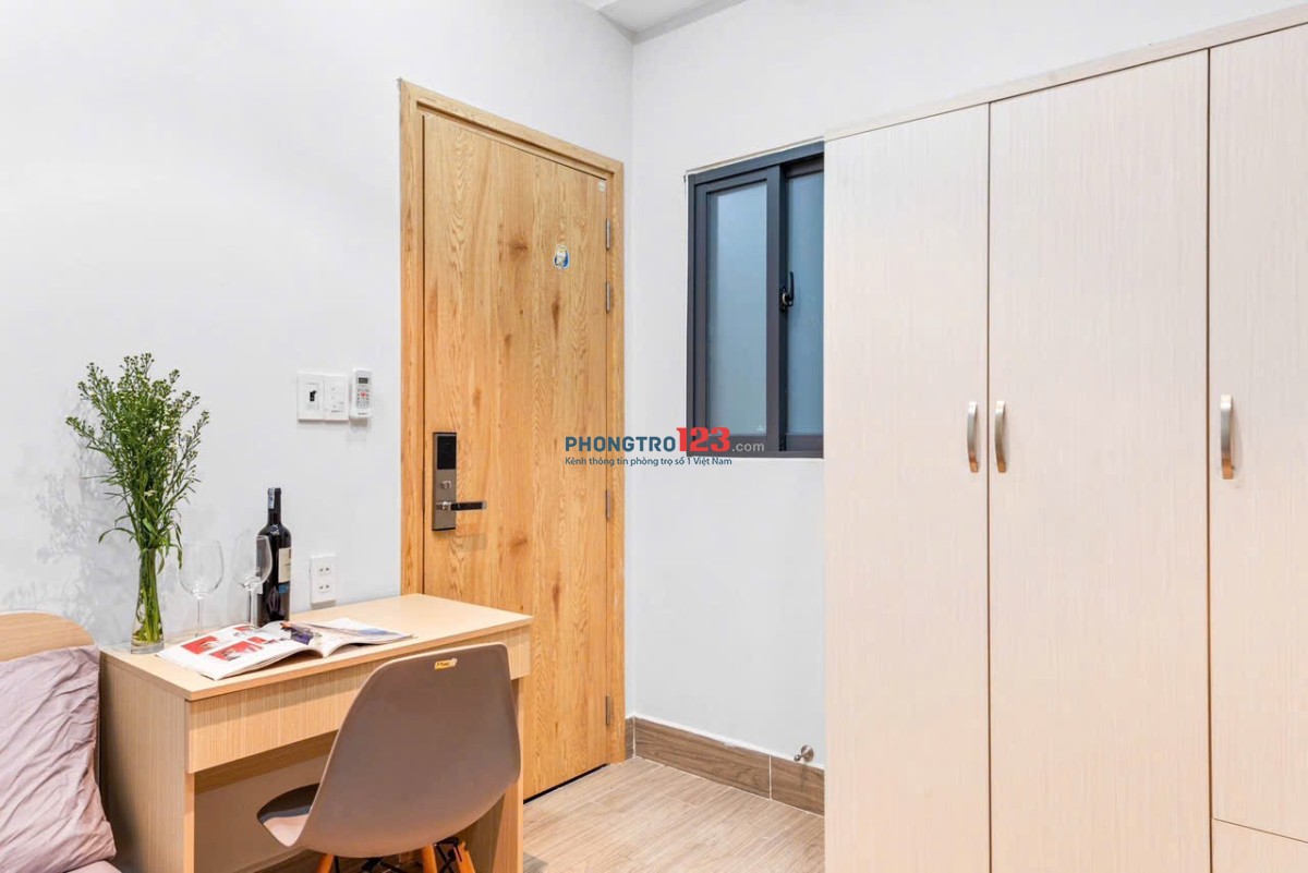 Studio hiện đại, Full nội thất ngay trung tâm Phú Nhuận.