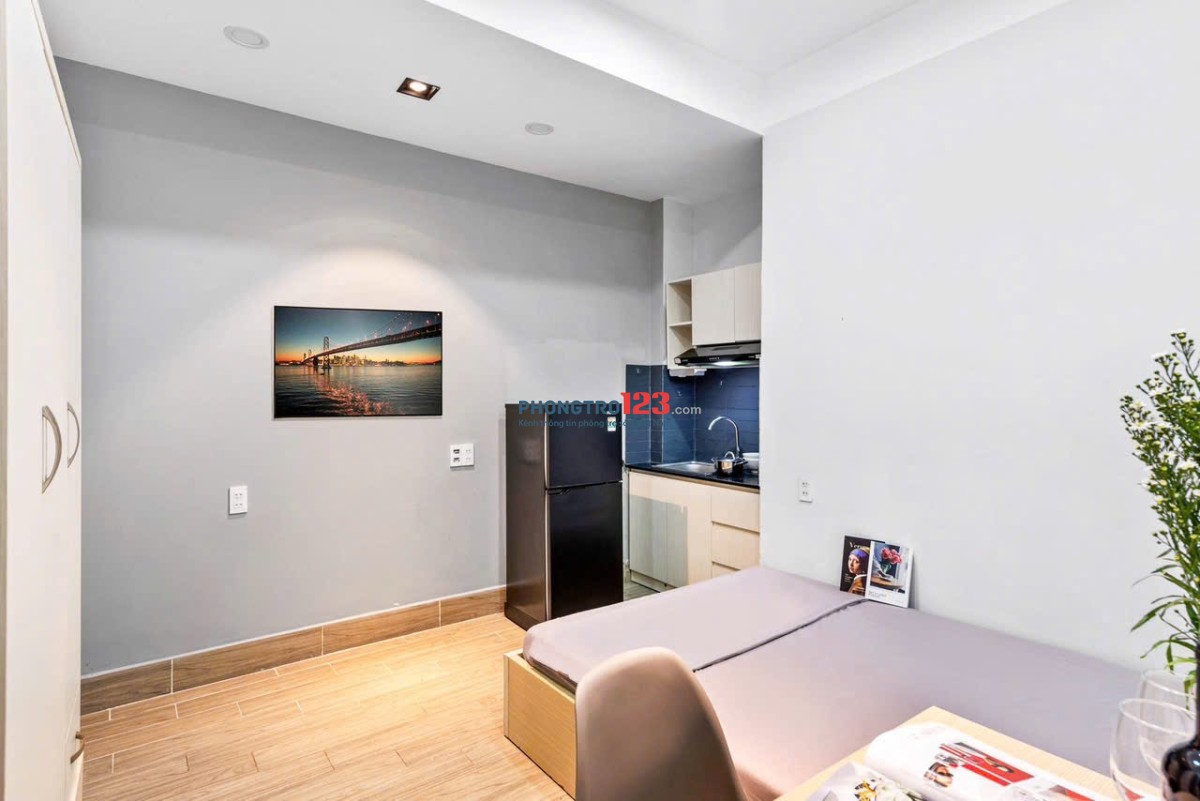 Studio hiện đại, Full nội thất ngay trung tâm Phú Nhuận.