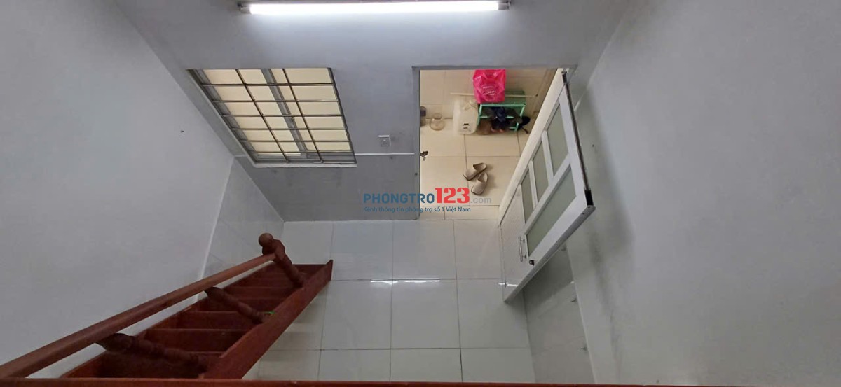 Phòng trọ có gác có máy lạnh giá 2tr6 thoáng mát , sạch sẽ , an ninh 24/24