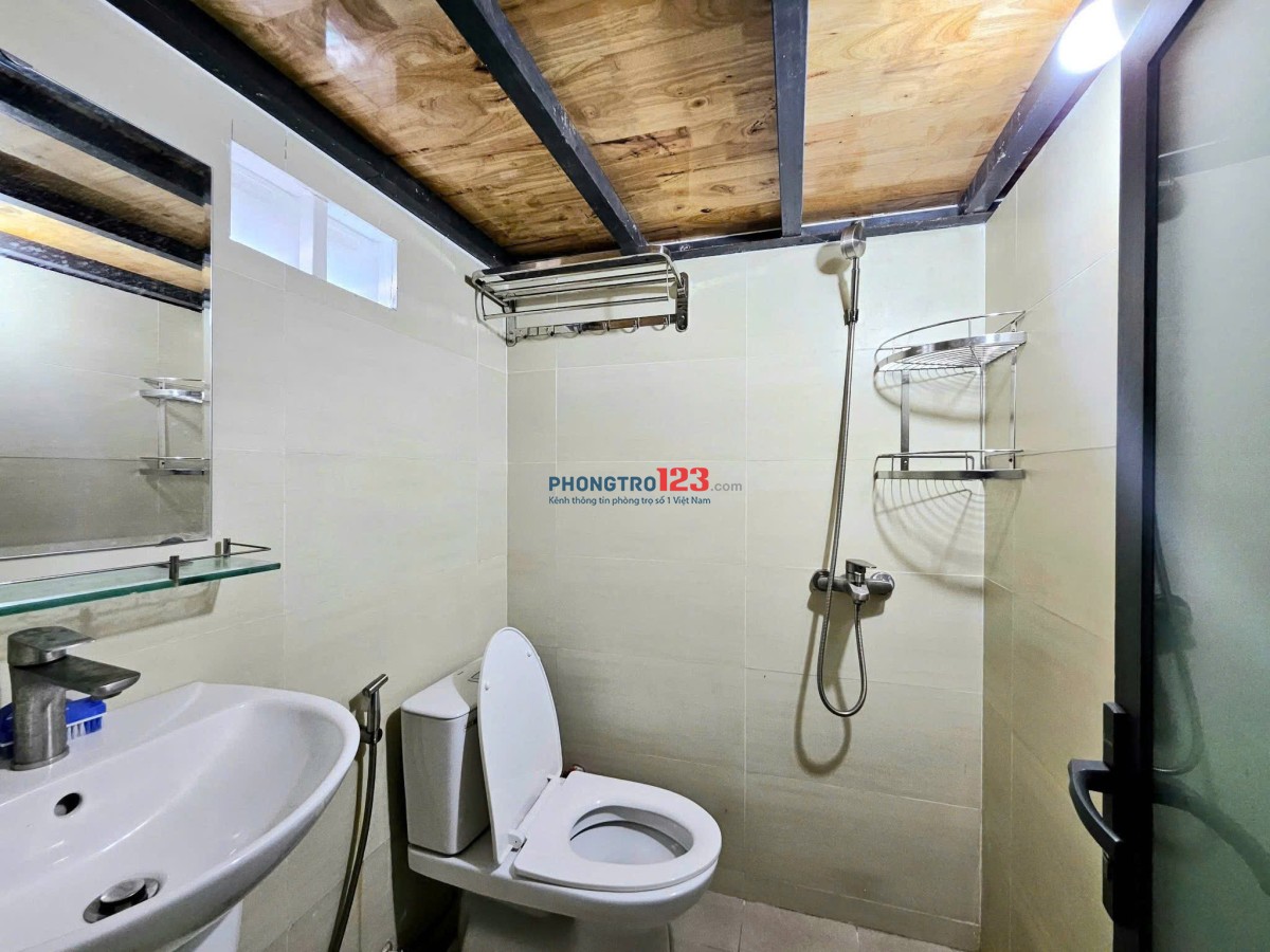 TRỐNG LẠI 1P CỬA SỔ, MÁY LẠNH, MÁY GIẶT RIÊNG, WIFI RIÊNG TỪNG PHÒNG,NÓNG LẠNH NGAY CVPM QUANG TRUNG
