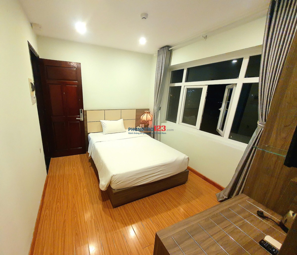 Cho thuê phòng khách sạn 4 sao sát biển giá cực rẻ tại Nha Trang