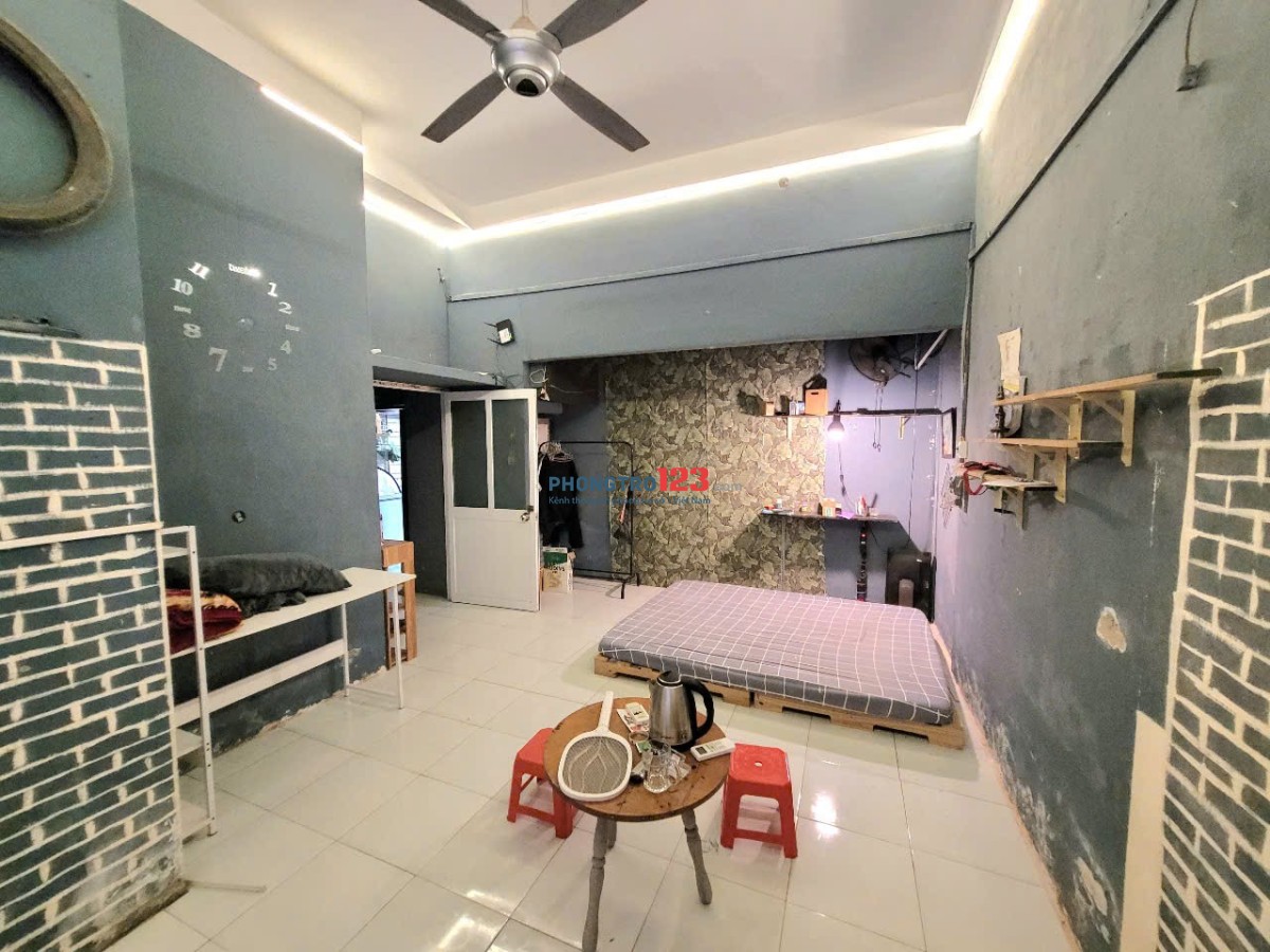 Chỗ thuê phòng 25 mét vuông trong căn hộ 65 mét