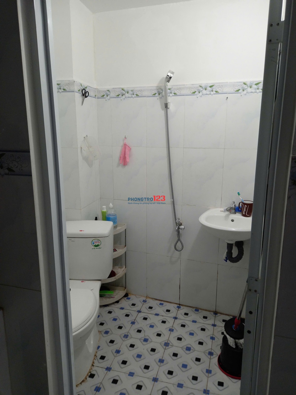 Nhà trọ mới ở 3-4 người thoải mái giá 3tr7 ( có máy lạnh mới lắp) gần đường LVV và Ngã tư Thủ Đức