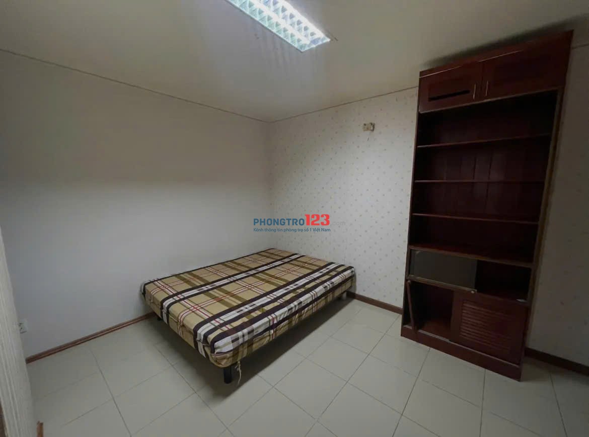 Chung cư Screc, Trường Sa, Quận 3: 81m2, 2p ngủ, full nội thất, 13tr/th