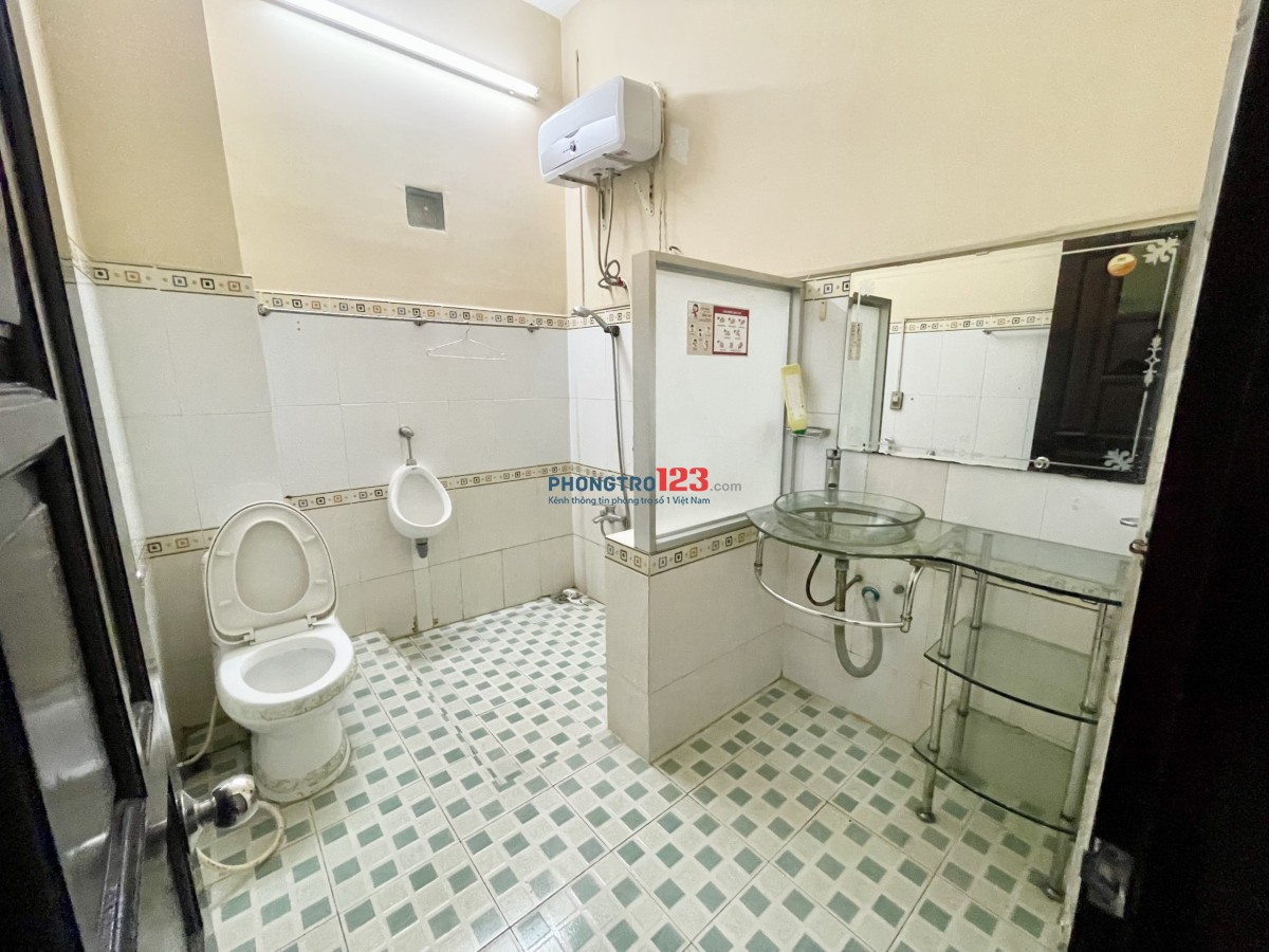 KTX giá rẻ tiện nghi máy lạnh Q7 giờ giấc tự do