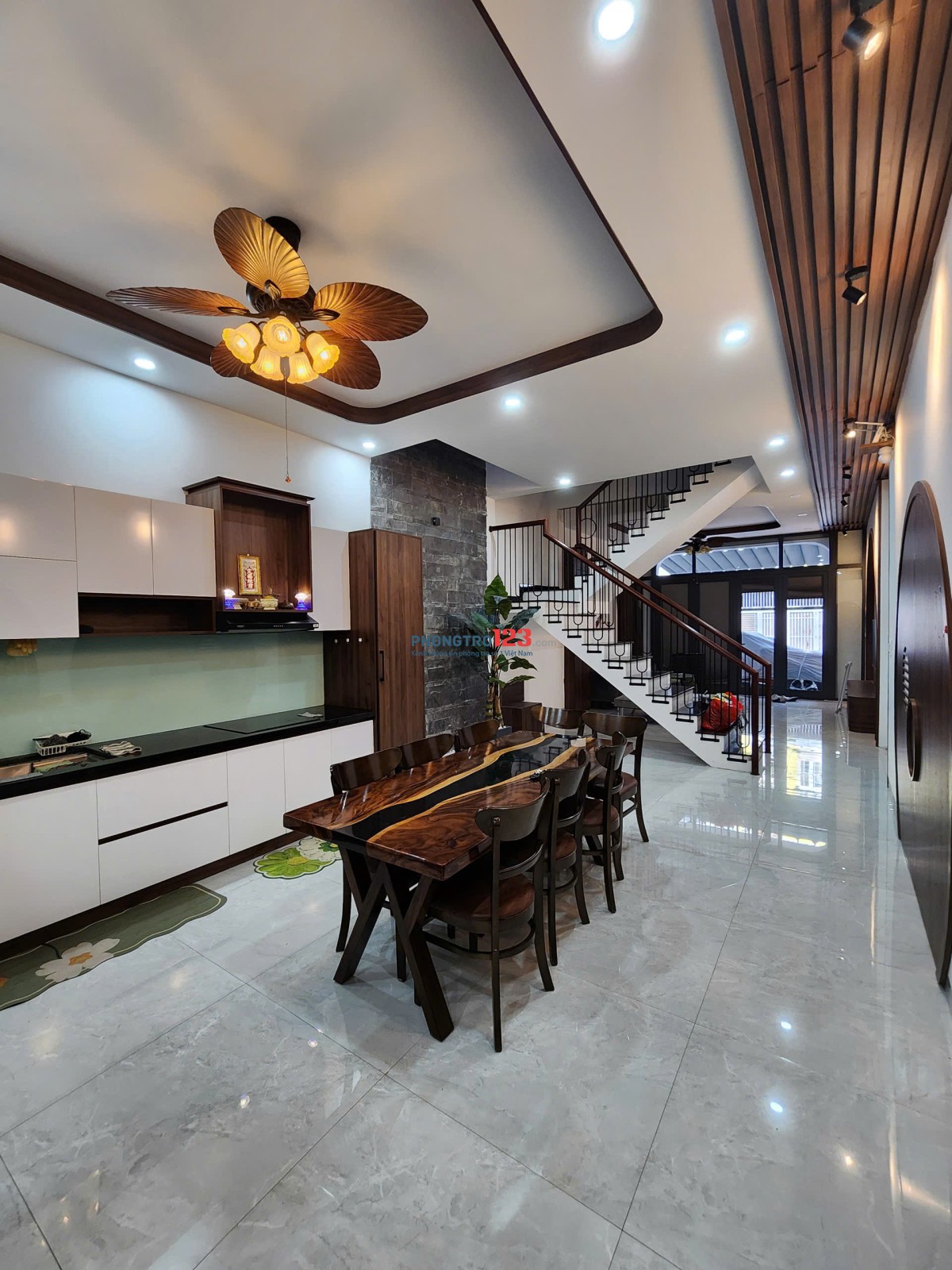 Nhà chính chủ mới đầy đủ nội thất TTTP.