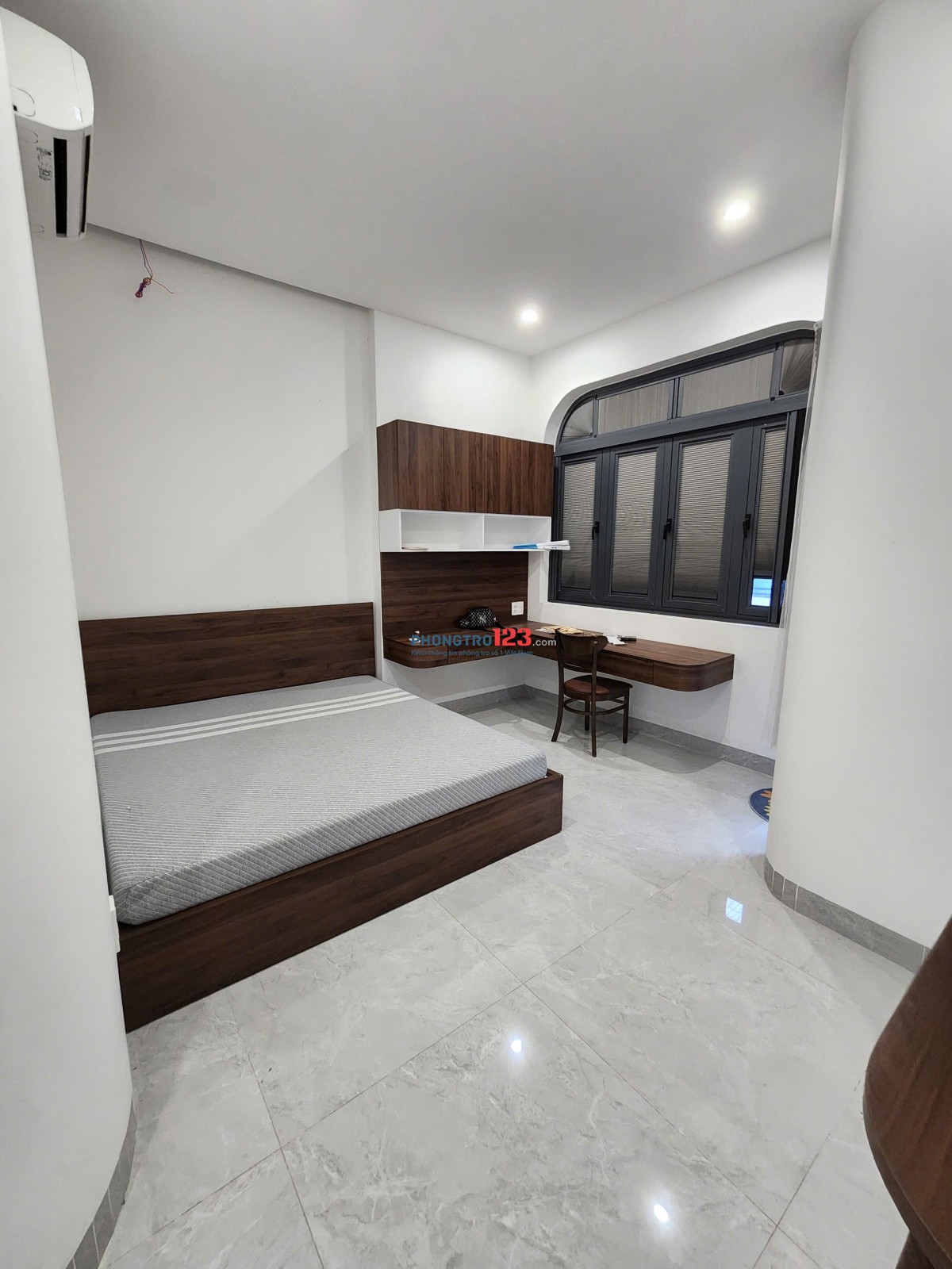 Nhà chính chủ mới đầy đủ nội thất TTTP.