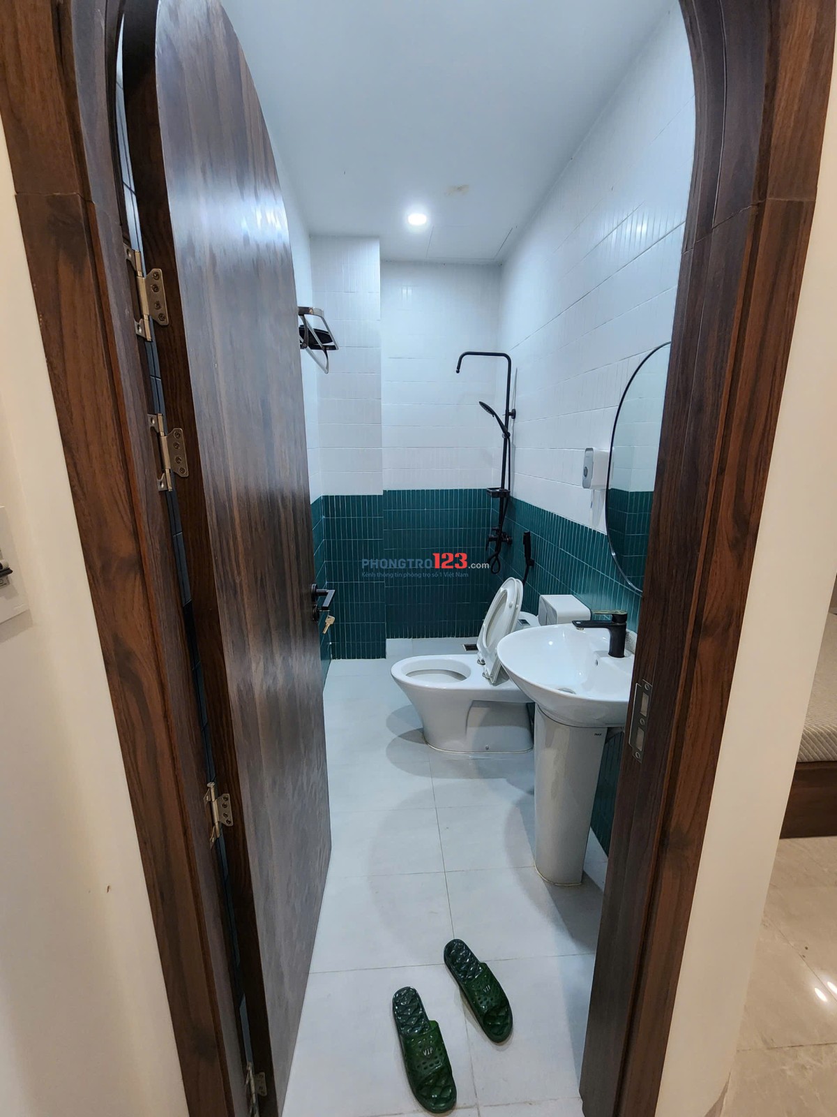 Nhà chính chủ mới đầy đủ nội thất TTTP.