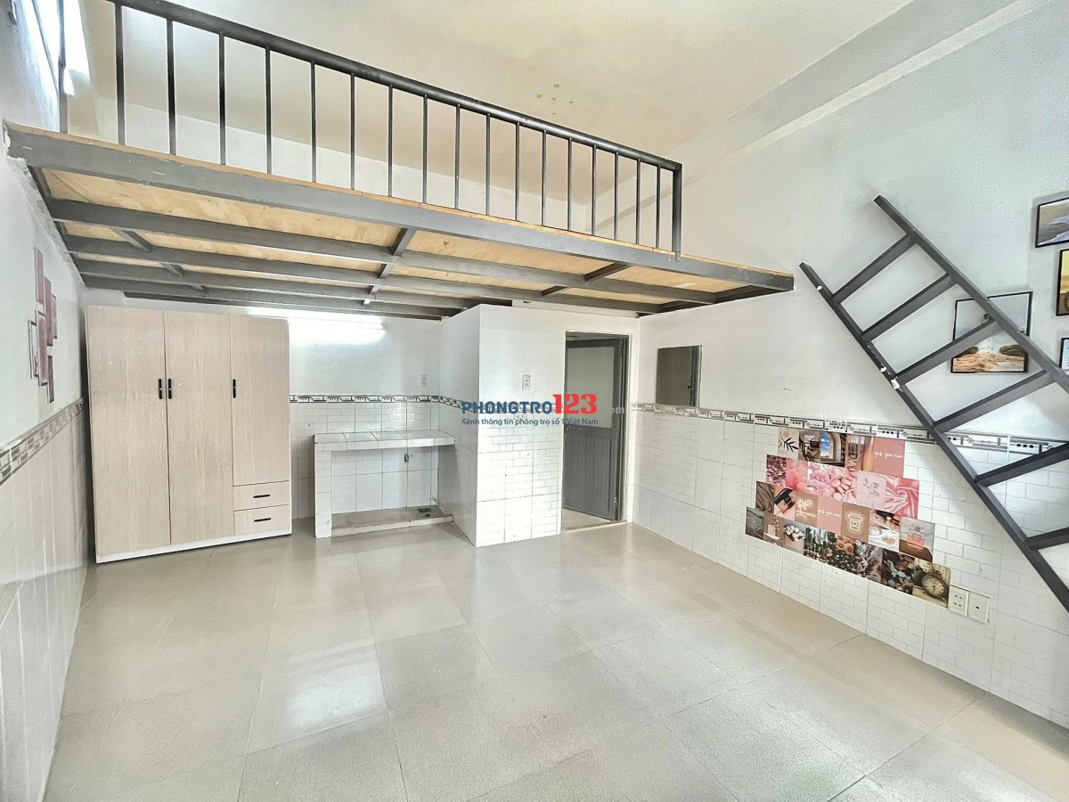Cho thuê phòng trọ có gác , máy lạnh cửa sổ trời ngay chợ Phạm Đăng Giảng Bình Tân
