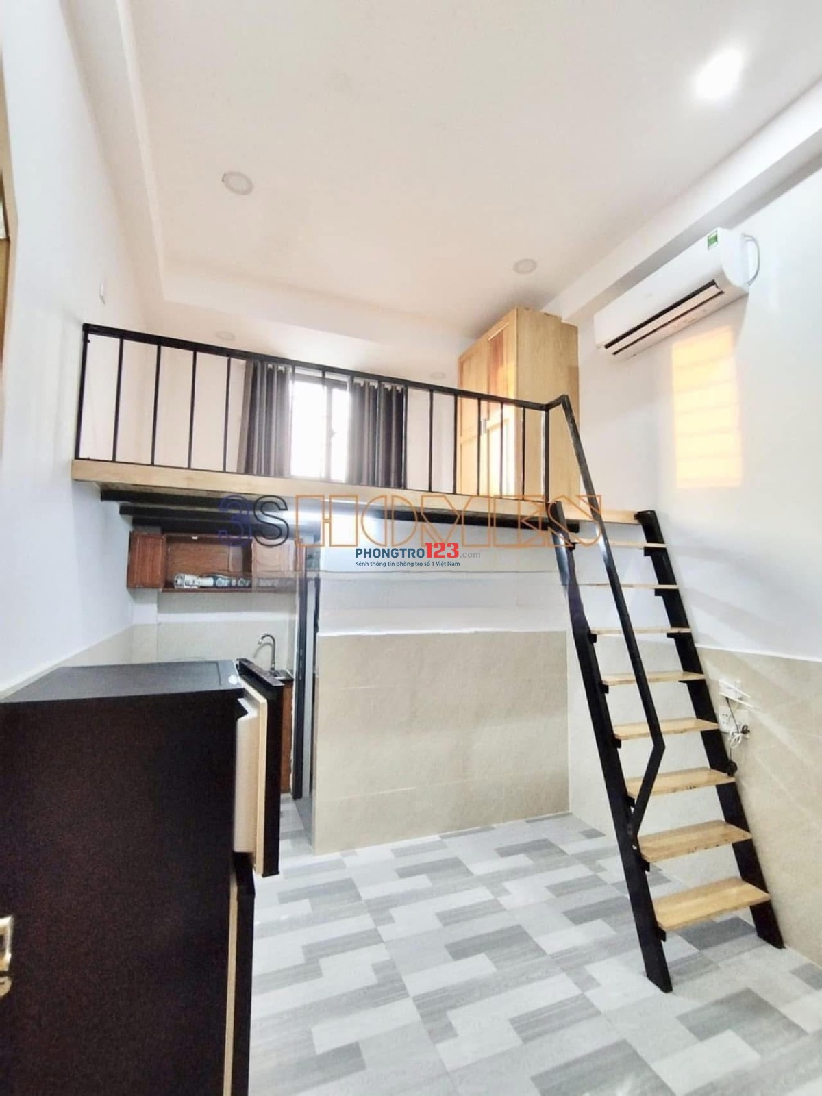 Phòng máy lạnh, cửa sổ mới tinh cuối Thống Nhất giá rẻ