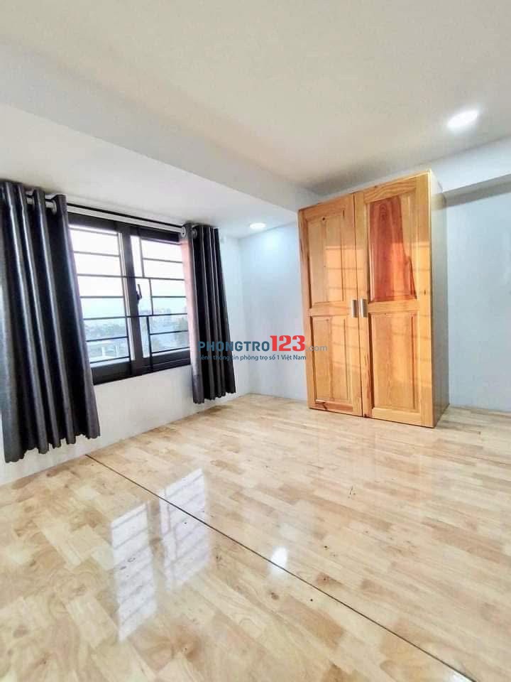 Phòng máy lạnh, cửa sổ mới tinh cuối Thống Nhất giá rẻ