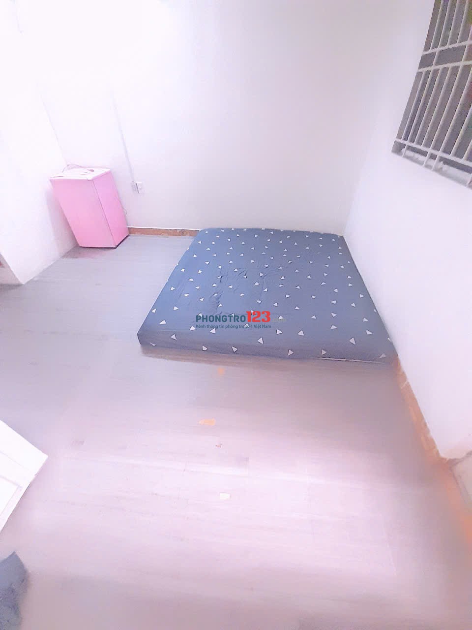 PHÒNG TRỌ RỘNG 25M2 BAN CÔNG THOÁNG MÁT FULL NỘI THẤT TRUNG TÂM QUẬN 1,3,5