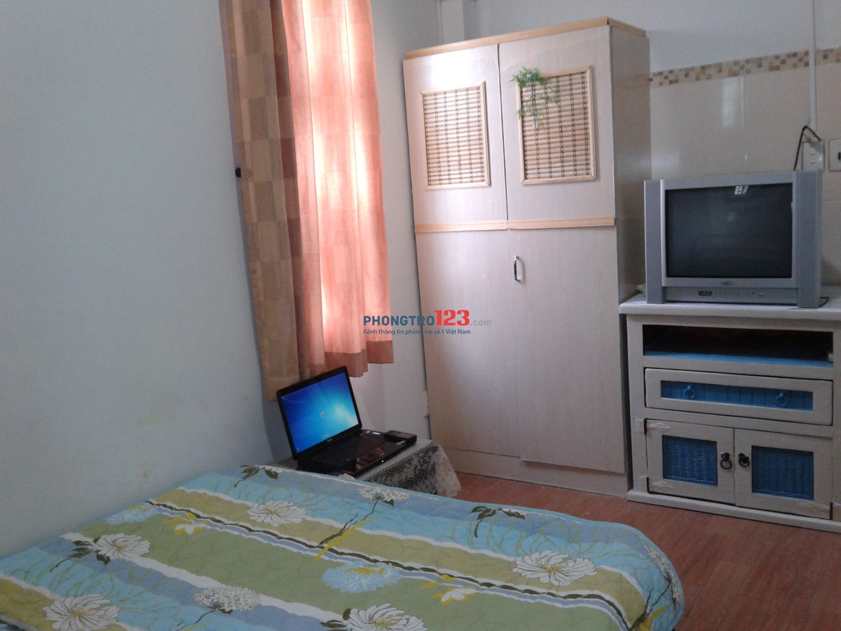 Phòng quận 10 thoáng mát .đủ tiện nghi, 3.8tr/th