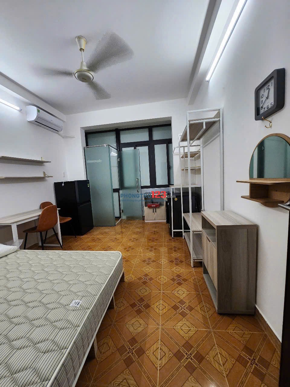 CHDV đường 3/2, quận 10: 20m2. Nội thất 5.5tr/tháng