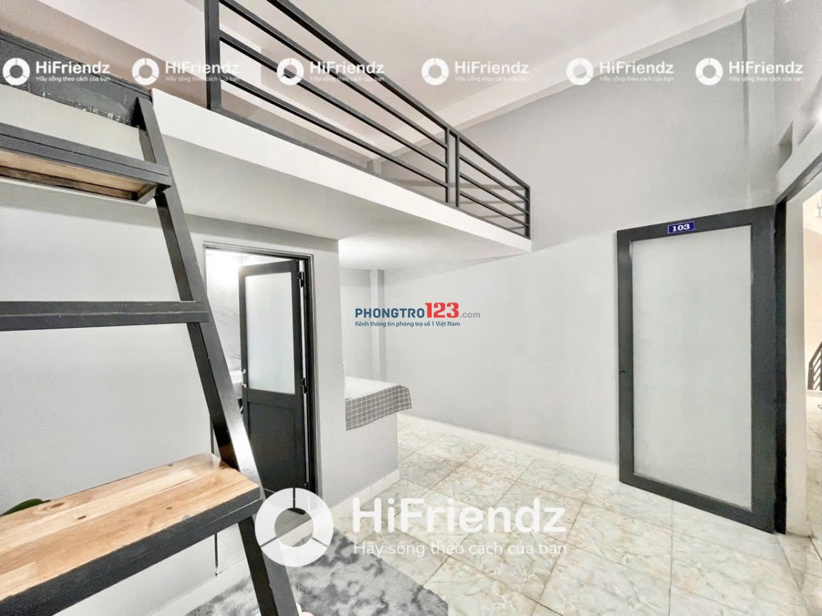 Phòng Trọ Mới xây Ban Công - Sẳn máy lạnh - Ngay gần Ngã Tư 4 Xã