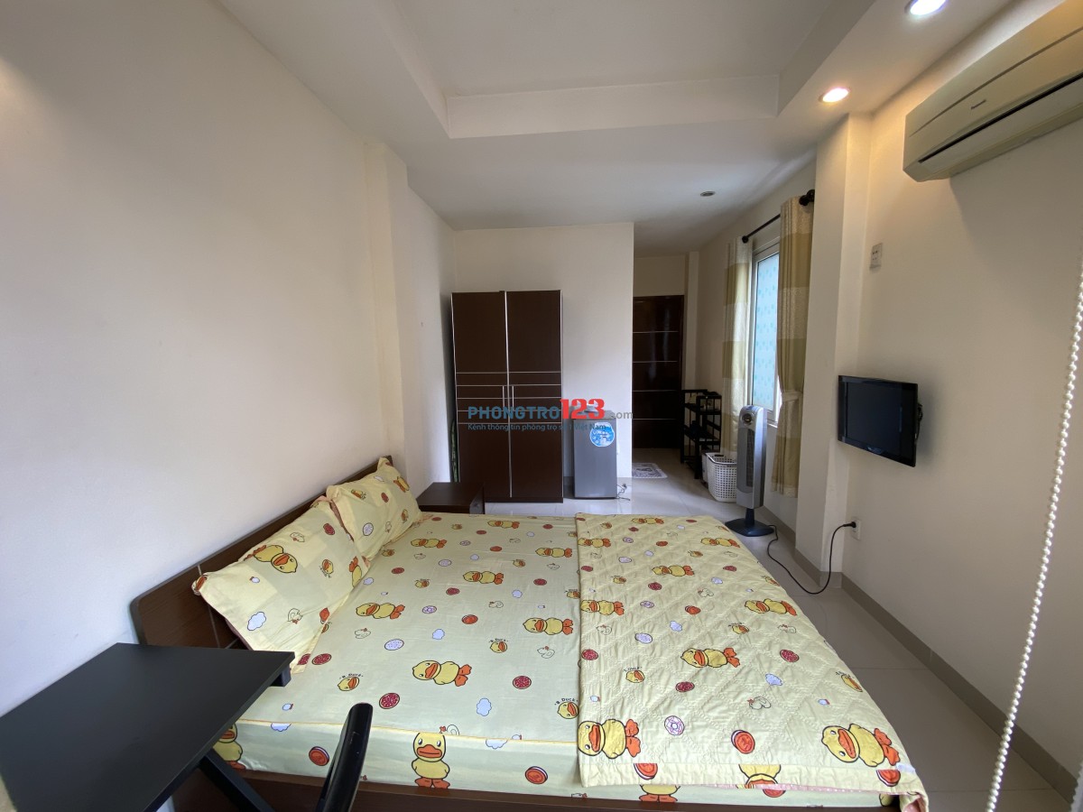 Phòng cao cấp, đầy đủ tiện nghi. Gần Đài truyền hình và trường Khoa Học Xã Hội & Nhân Văn 100 mét.