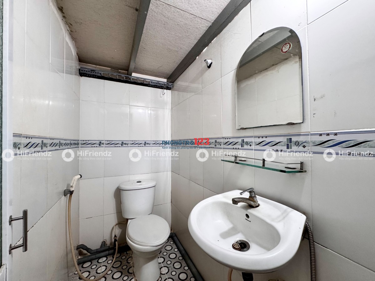 Phòng Trọ Giá Rẽ _ BV 24/24 , Thang máy _ Ngay AEON Tân Phú _ Đại học Công Thương