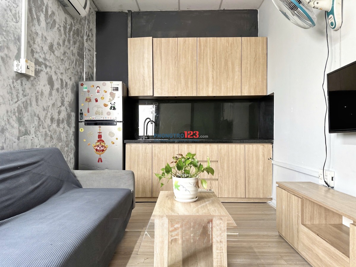 Căn hộ 1 phòng ngủ 55m2 tách bếp view máy bay Cộng Hoà Tân bình
