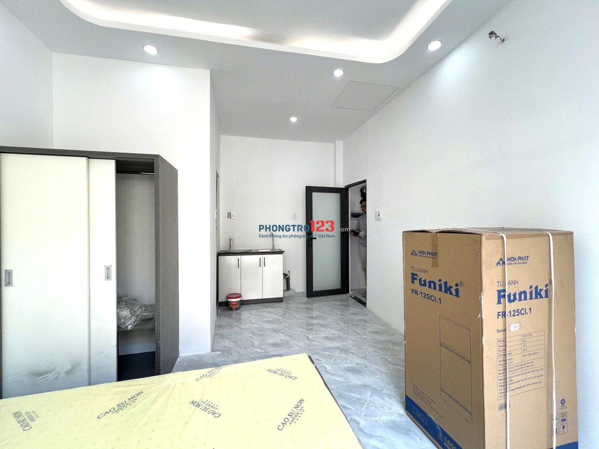 PHÒNG 30m2 MỚI 100% BAN CÔNG, XA BẾP - QUẬN BÌNH THẠNH GẦN QUẬN 1, QUẬN 3, QUẬN 2, QUẬN PHÚ NHUẬN