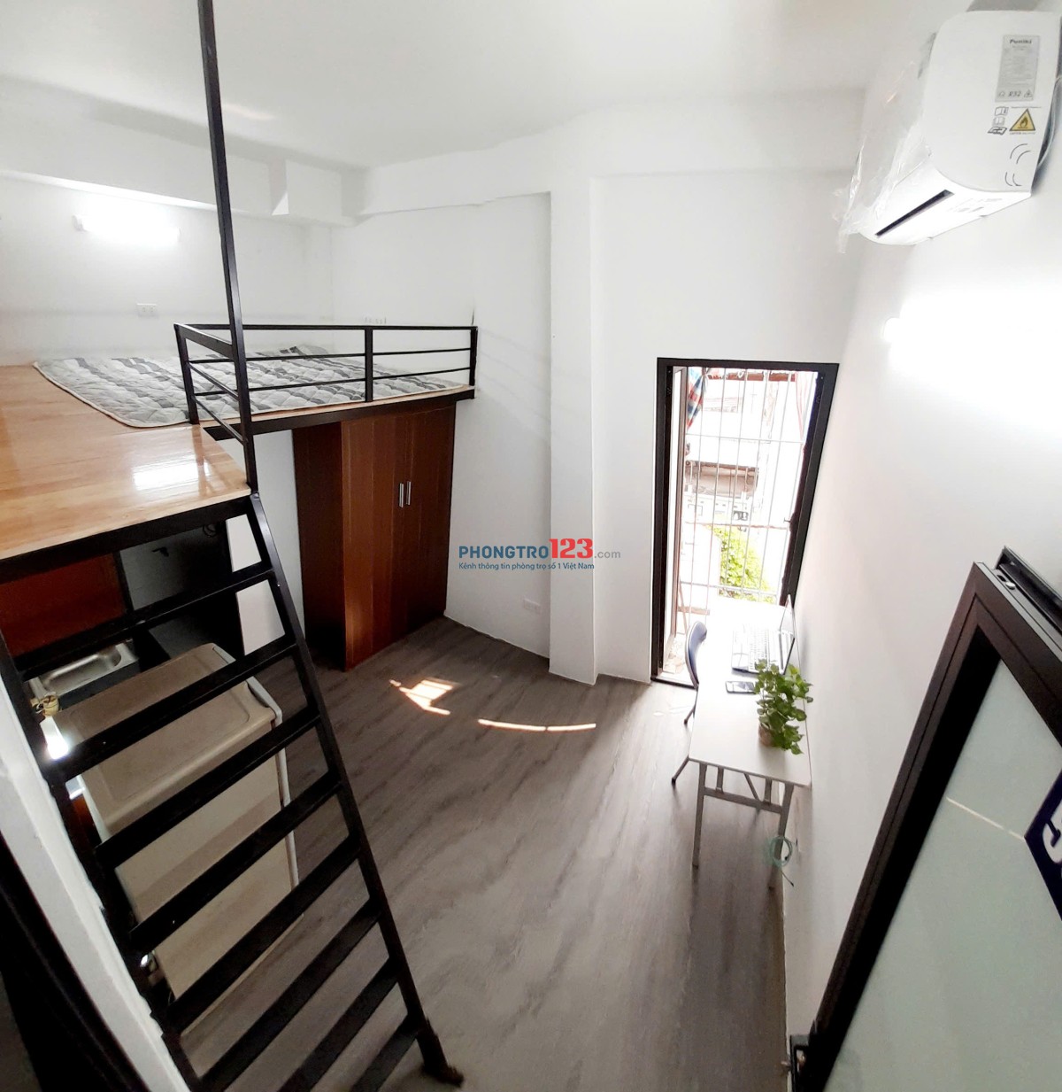 Chính chủ cho thuê phòng mới (chưa ai ở) đủ đồ, thang máy, vskk tại ngõ 68 Cầu Giấy.