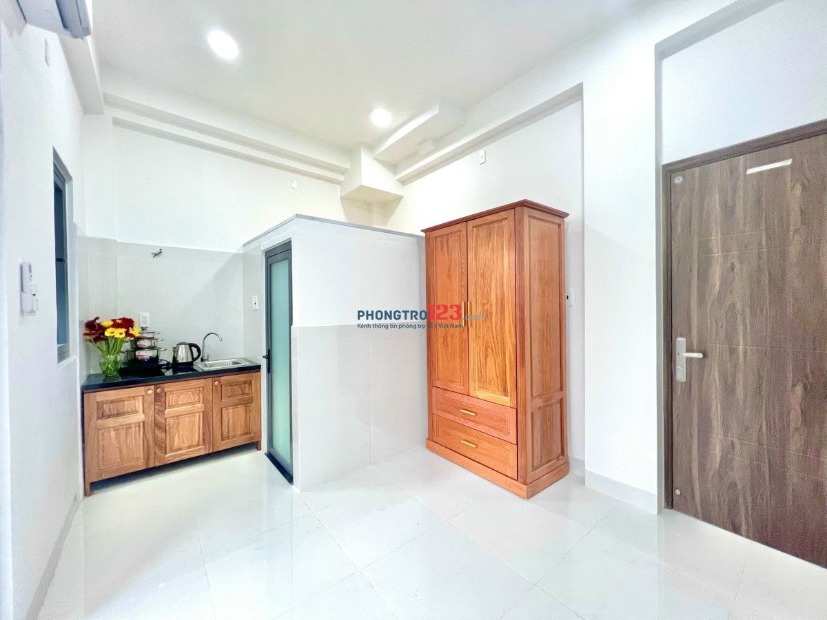 PHÒNG BAN CÔNG GIÁ TỐT FULL NT NGAY LOTTE Q7