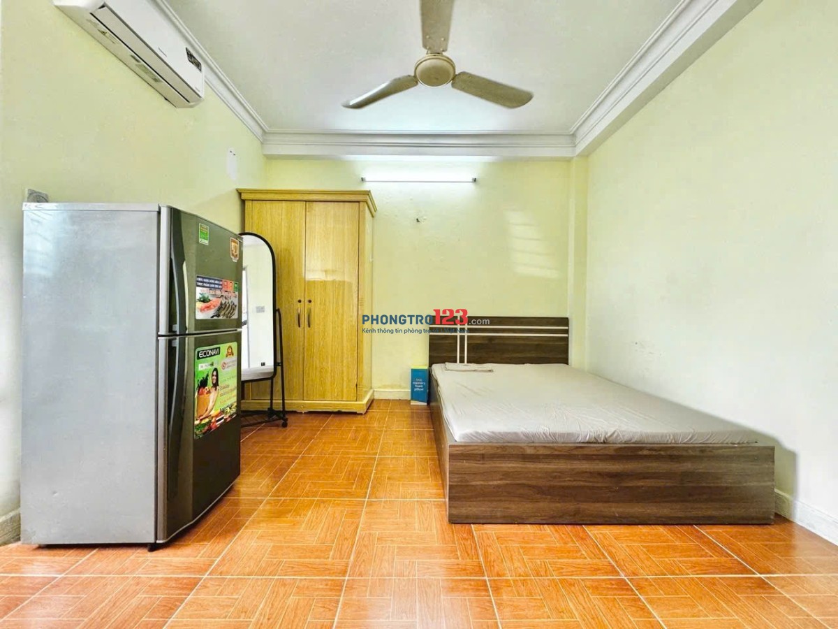 Cho Thuê Phòng Phú Nhuận Giá Rẻ Chỉ 4trX, Cửa Sổ Trời Siêu Thoáng, Full Nội Thất giáp Q1, 3, BThanh