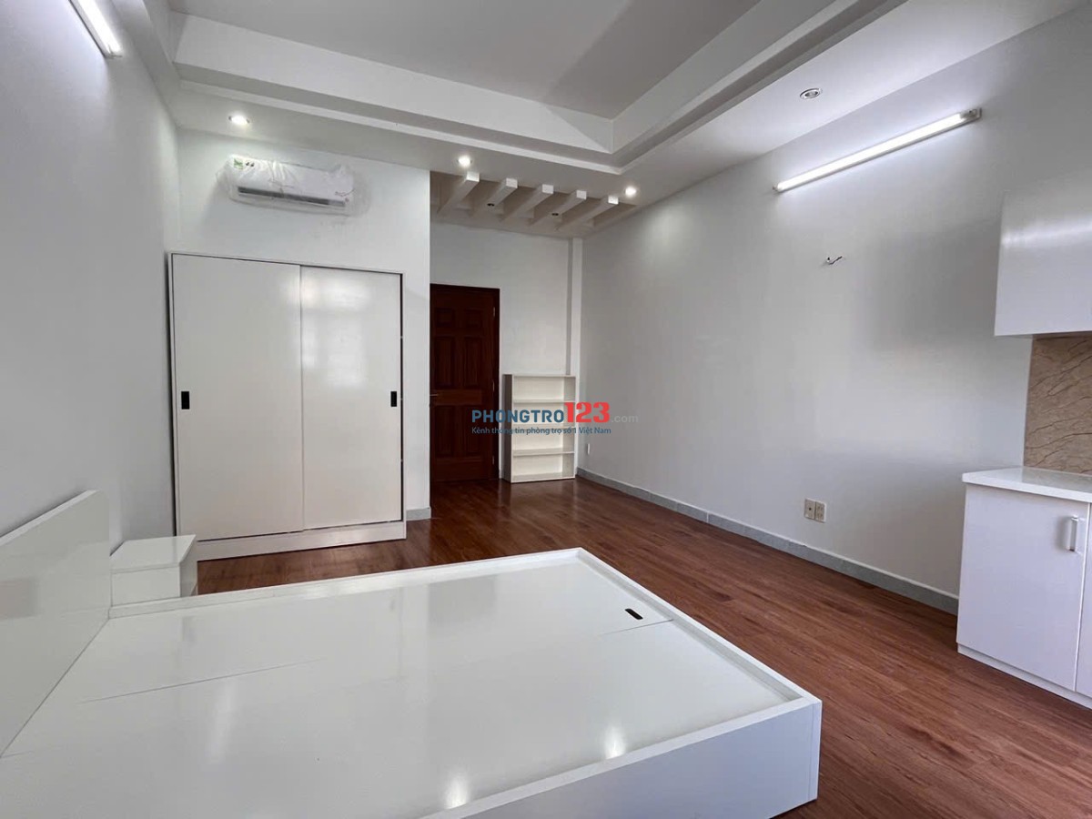CHDV NT Cơ Bản 2 Phòng Cửa Sổ 4tr2 ban Công 5tr2, Huỳnh Tấn Phát, Gần KCX Tân Thuận, Cầu Phú Mỹ Q7