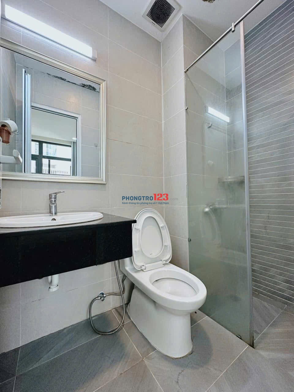 Cho thuê căn họp Studio - Ban Công 99 Nơ Trang Long - P13 - Quận Bình Thạnh - Diện tích : 30m2