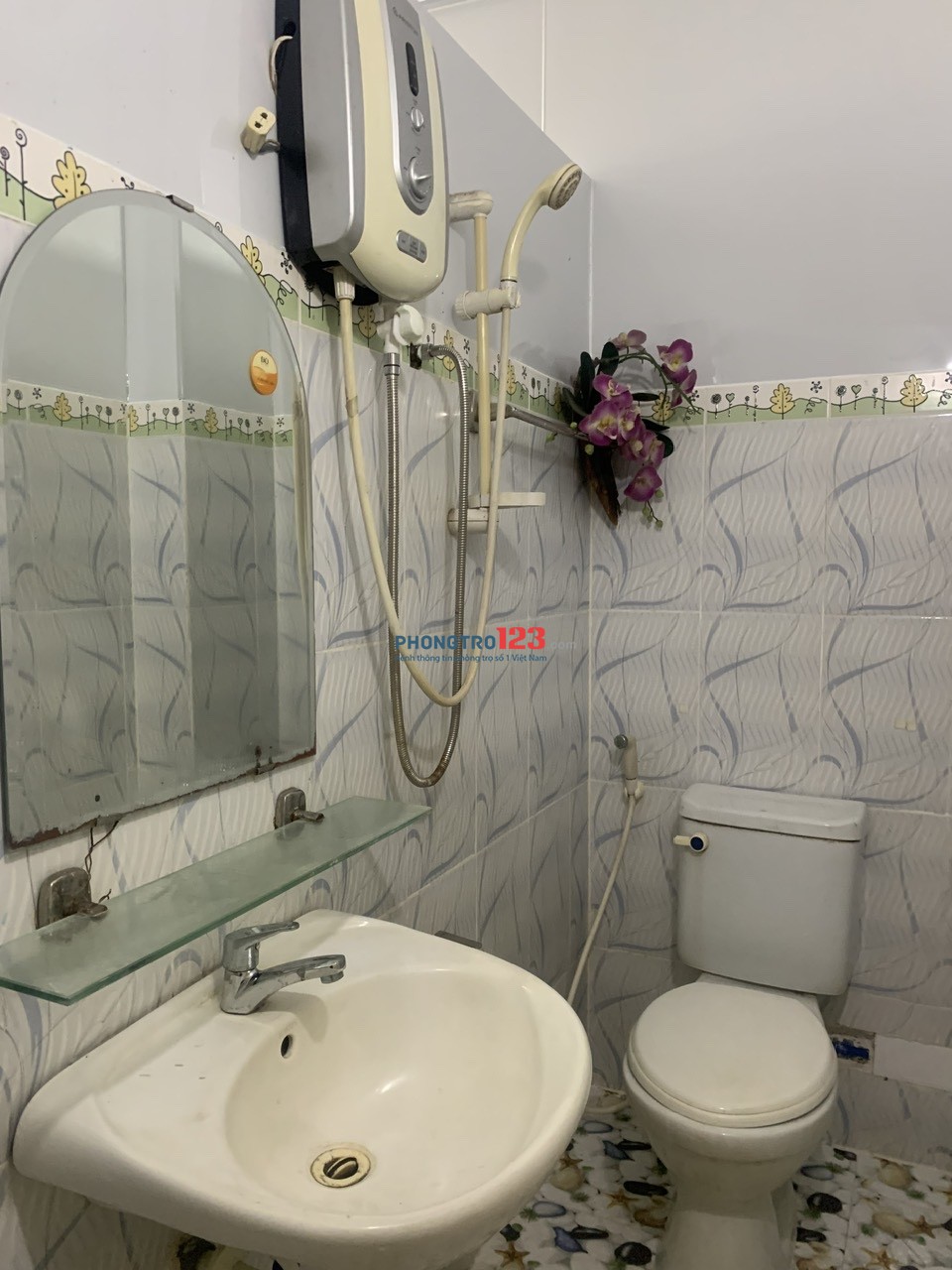 Phòng trọ cho thuê sạch sẽ an ninh HXH Cao Thắng Quận 10