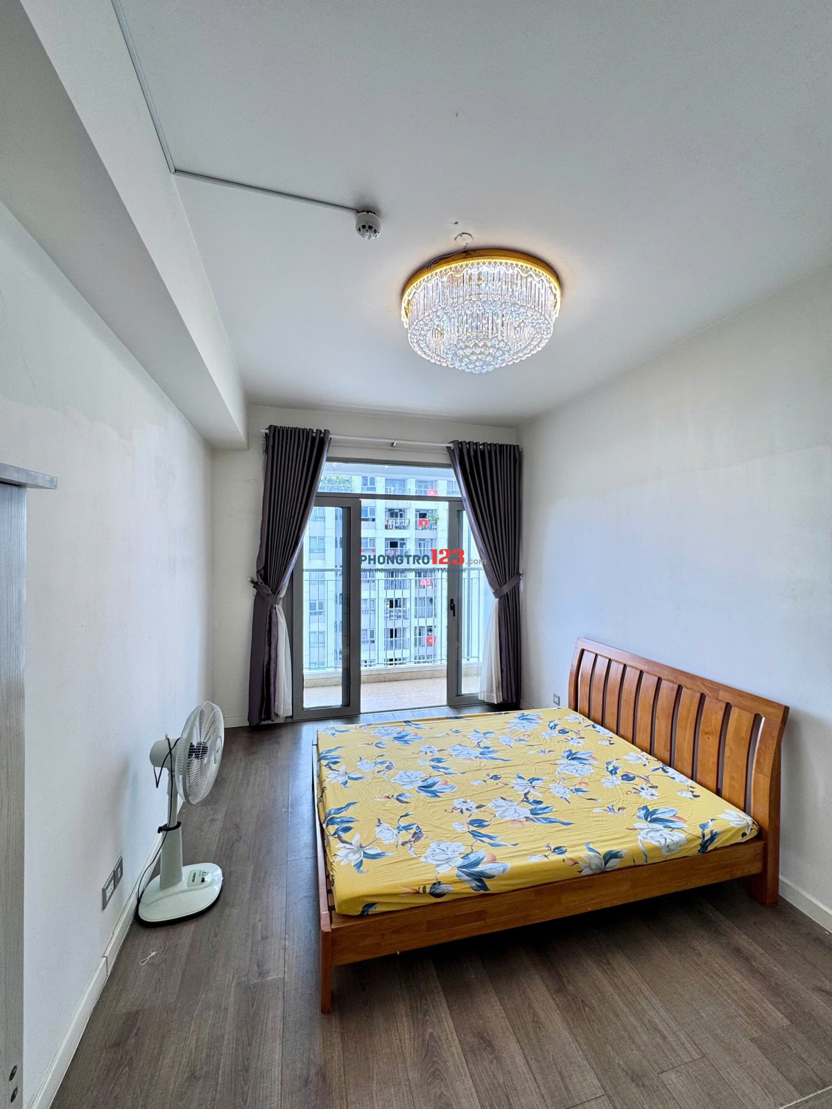 Share phòng full nội thất CHDV trong Cc Lux garden Nguyễn Văn Quỳ Q. 7.