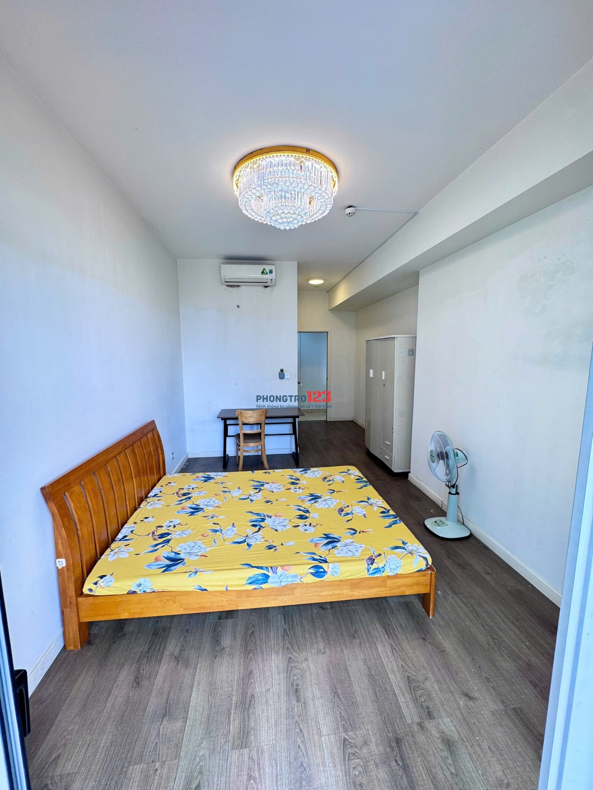 Share phòng full nội thất CHDV trong Cc Lux garden Nguyễn Văn Quỳ Q. 7.