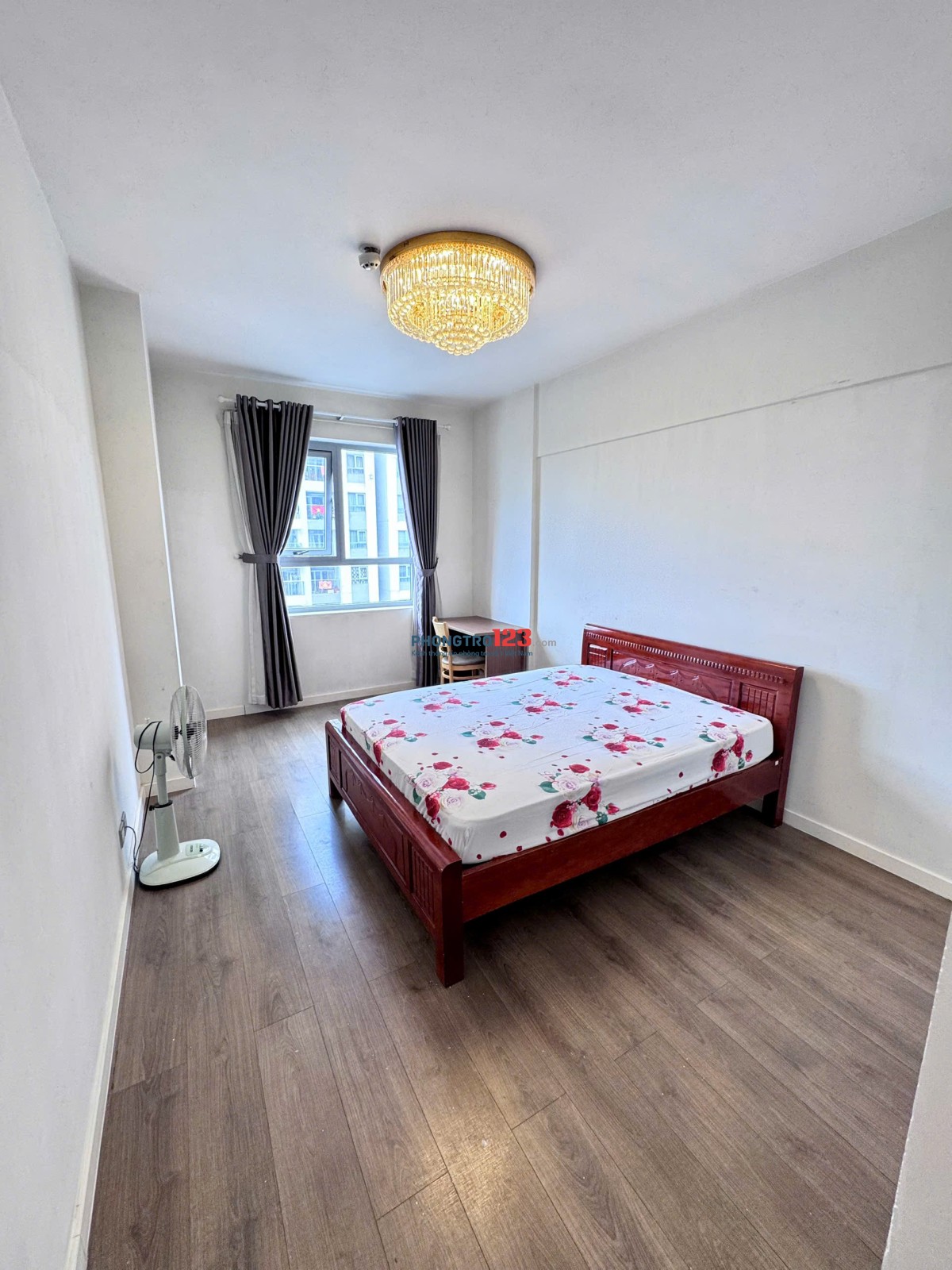 Share phòng full nội thất CHDV trong Cc Lux garden Nguyễn Văn Quỳ Q. 7.