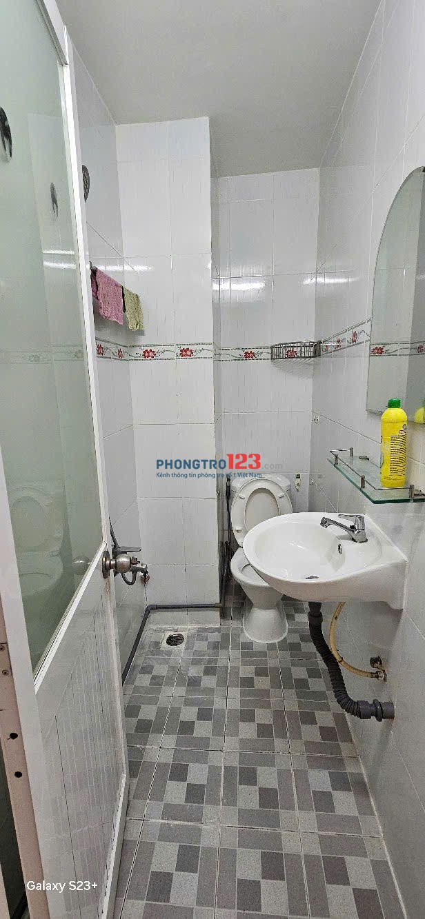 Phòng trọ quận 3 (Pasteur; Võ Thị Sáu) - 35m2 giá rẻ, có gác xếp